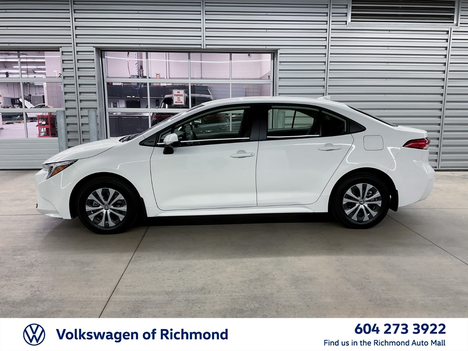 2025 Toyota Corolla Hybrid LE, Vancouver, Cash