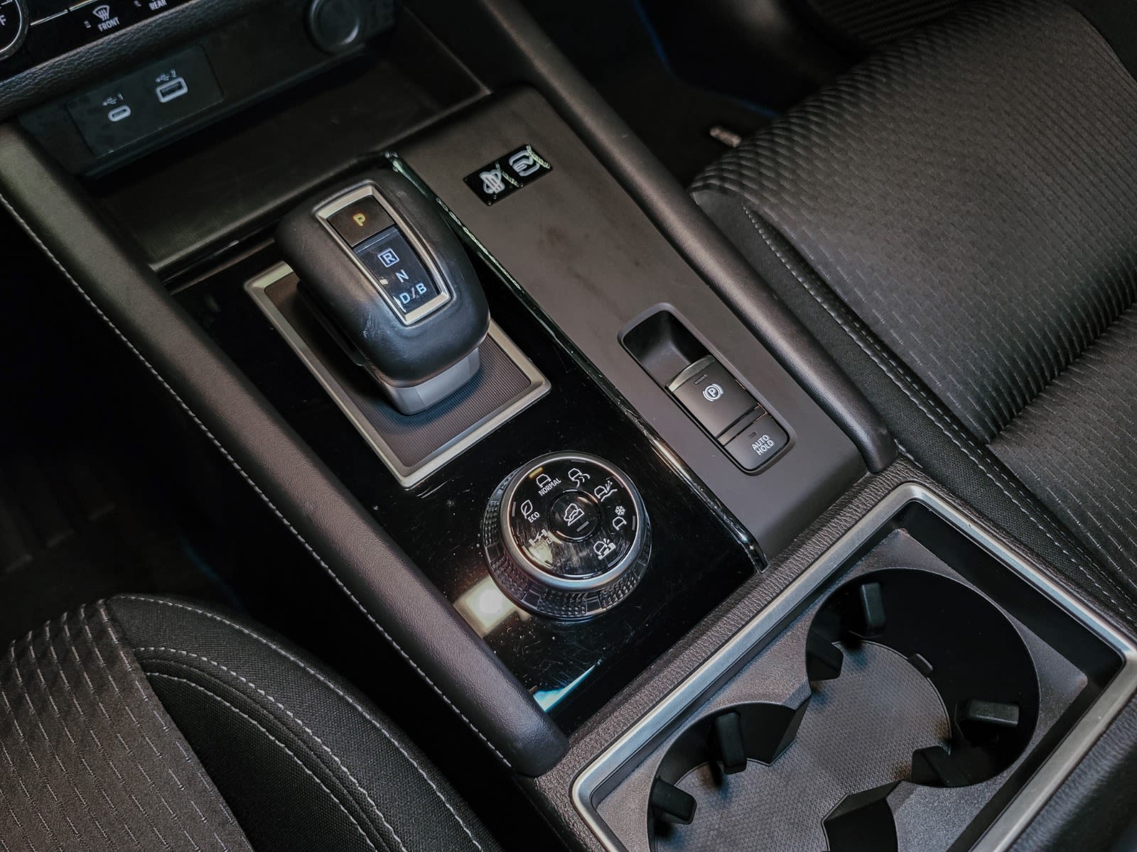 2023 Mitsubishi Outlander PHEV ES, Vancouver, Cash
