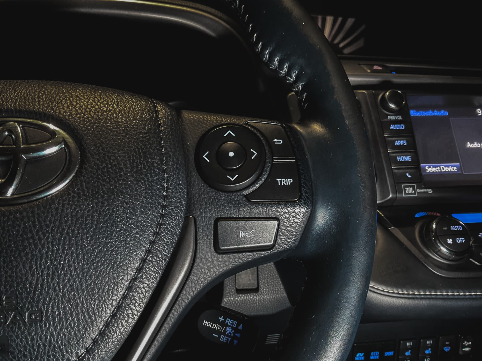 2018 Toyota RAV4 Hybrid Limited, Vancouver, Cash