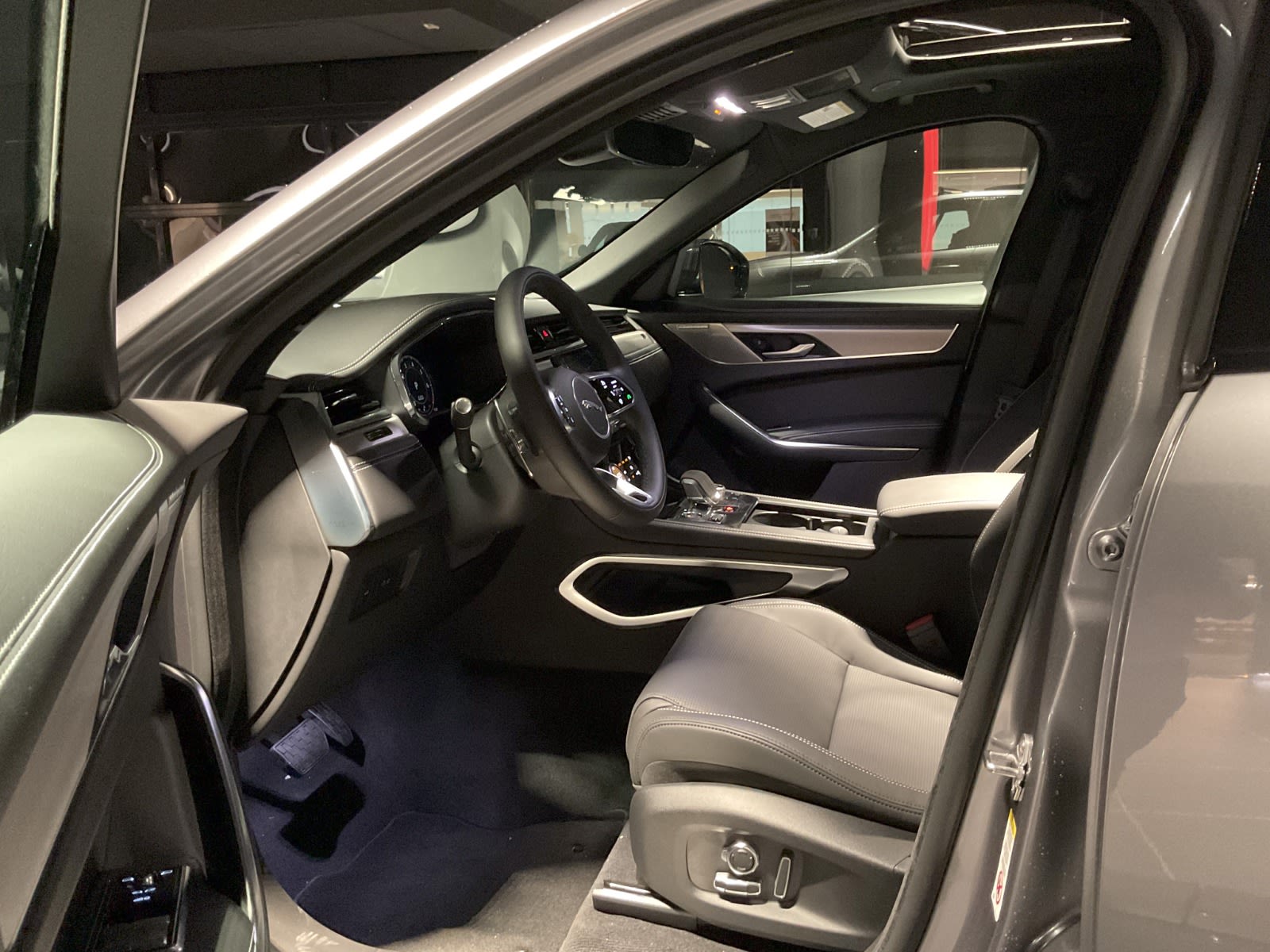 2024 Jaguar F-PACE P250 R-Dynamic S, Vancouver, Cash