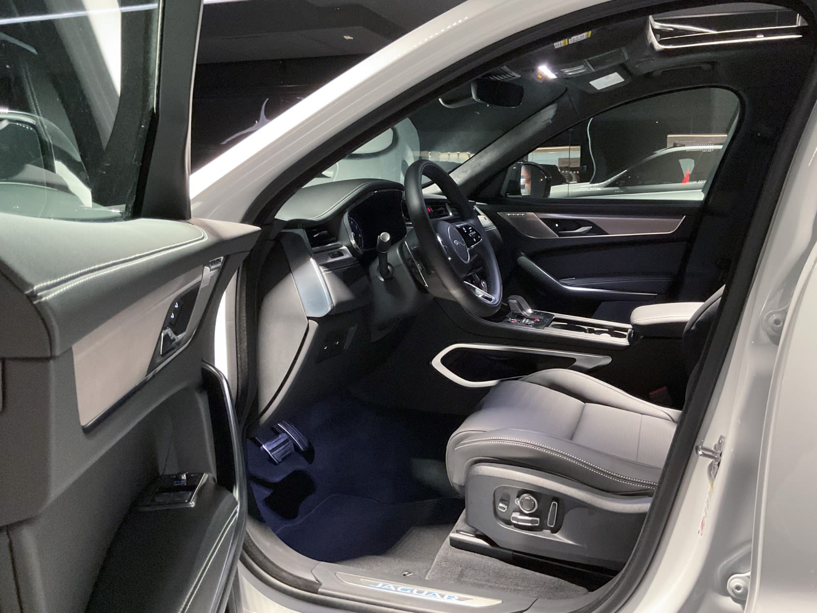 2024 Jaguar F-PACE P250 R-Dynamic S, Vancouver, Cash