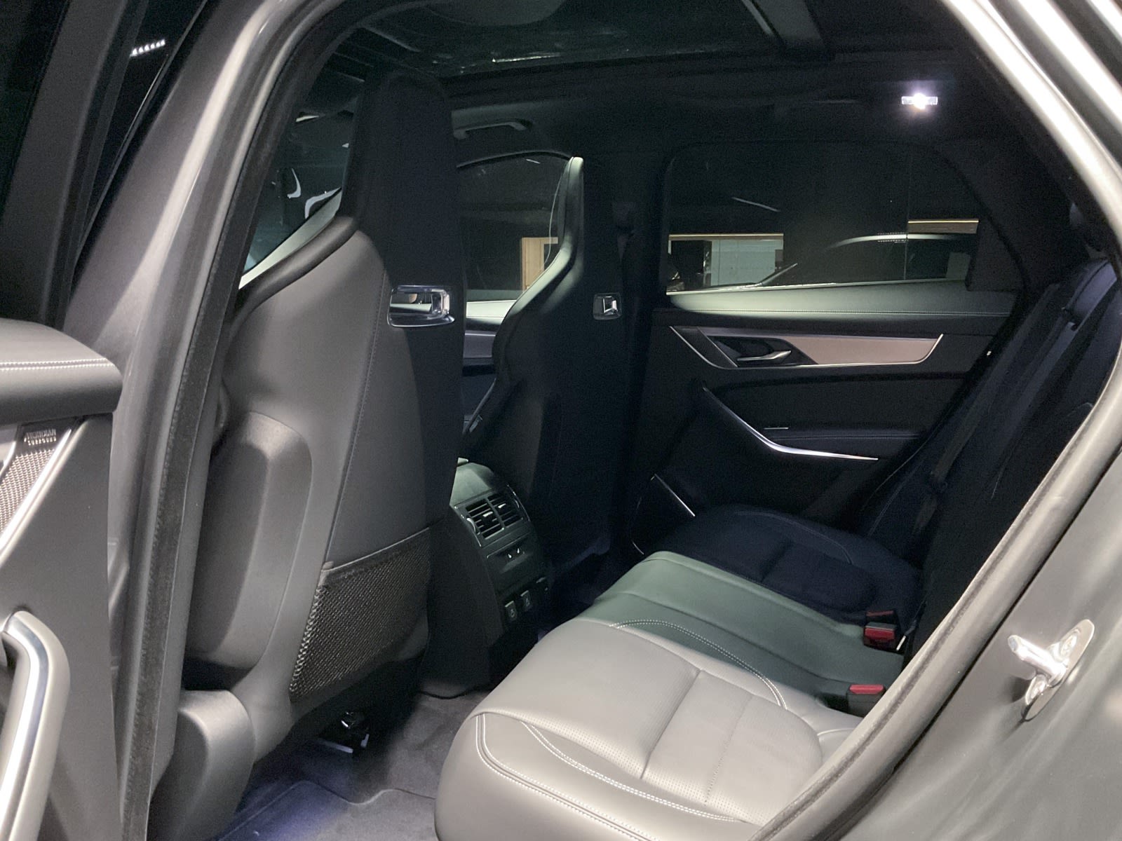 2024 Jaguar F-PACE P250 R-Dynamic S, Vancouver, Cash