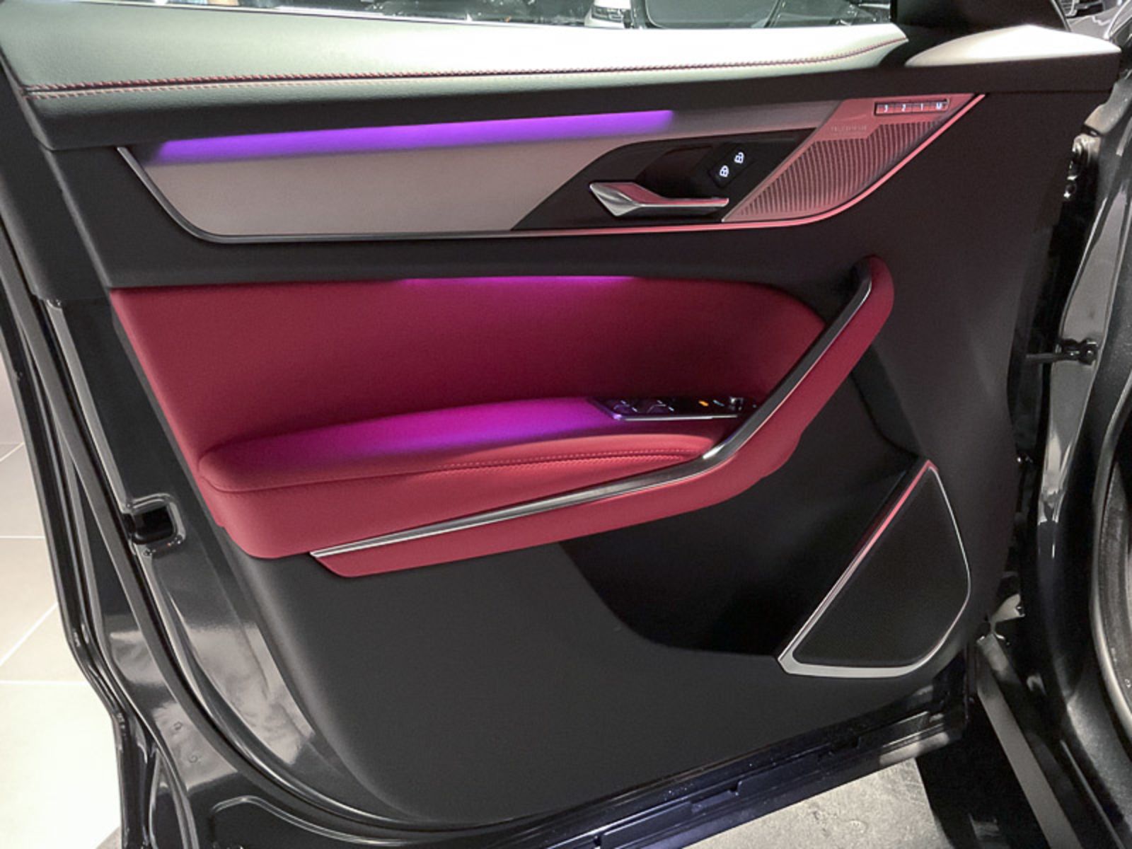 2024 Jaguar F-PACE R-Dynamic S, Vancouver, Cash