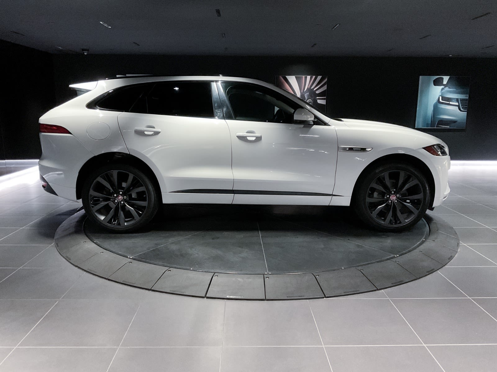 2018 Jaguar F-PACE R-Sport, Vancouver, Cash