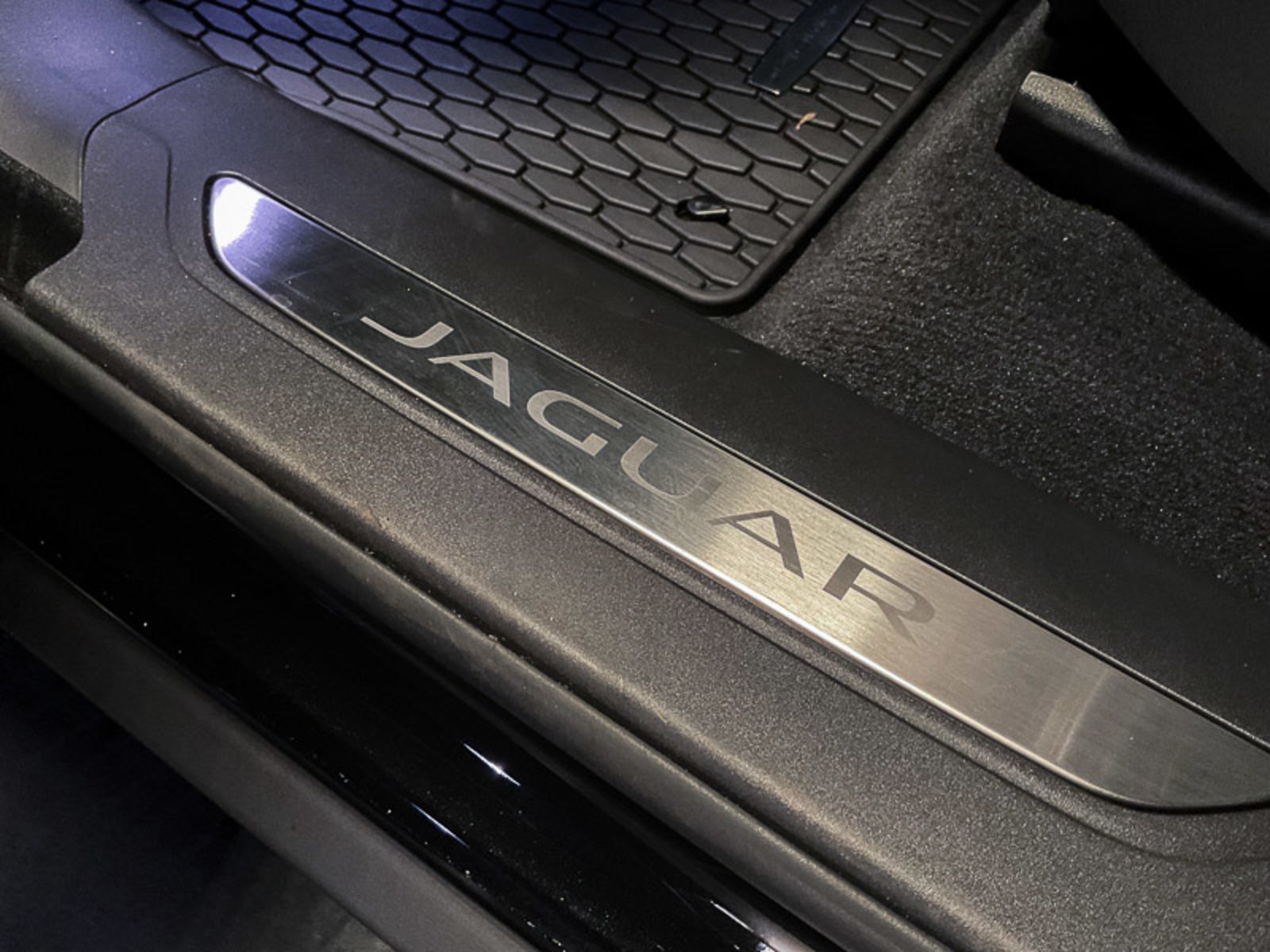 2024 Jaguar F-PACE R-Dynamic S, Vancouver, Cash