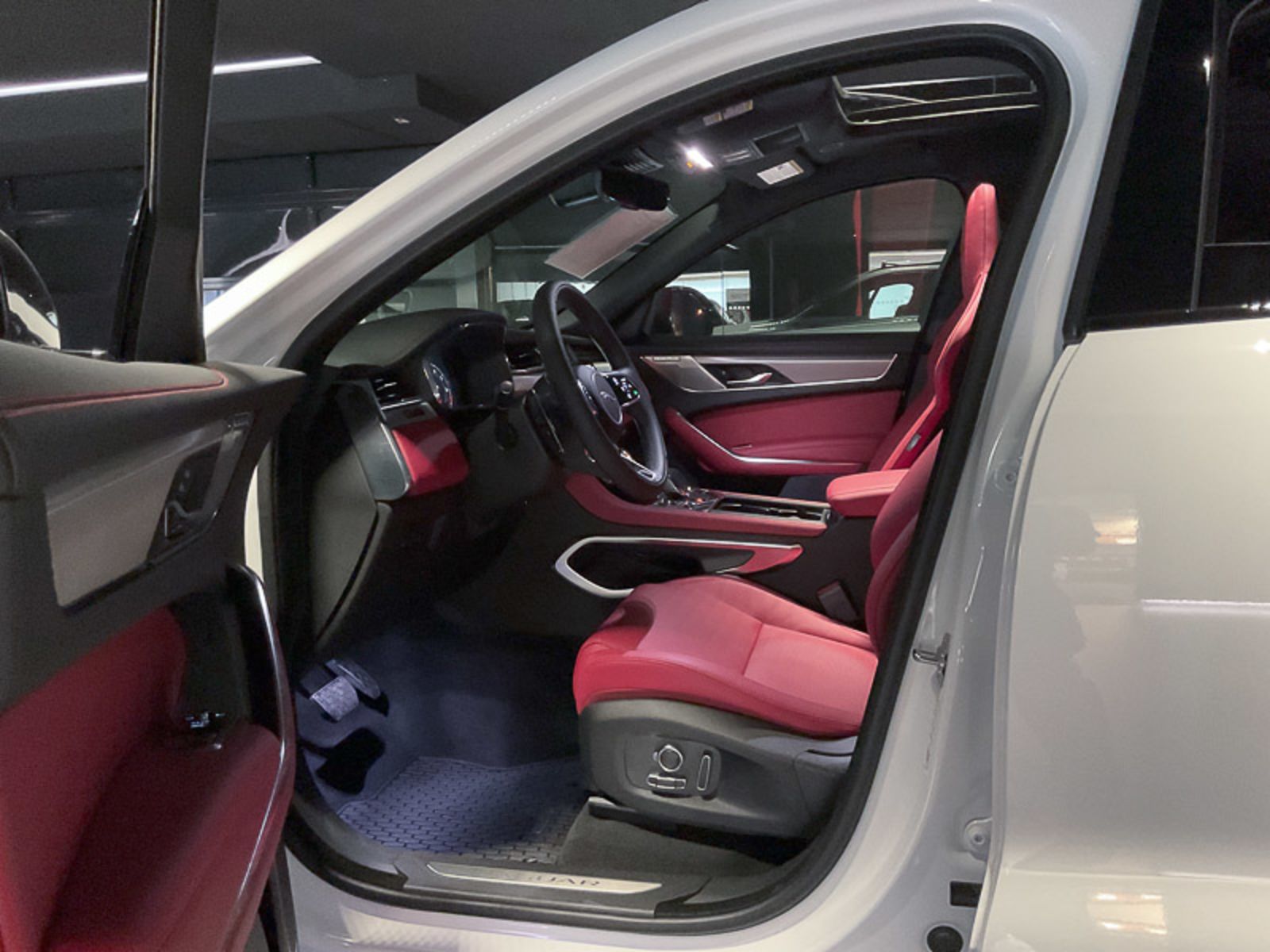 2024 Jaguar F-PACE R-Dynamic S, Vancouver, Cash