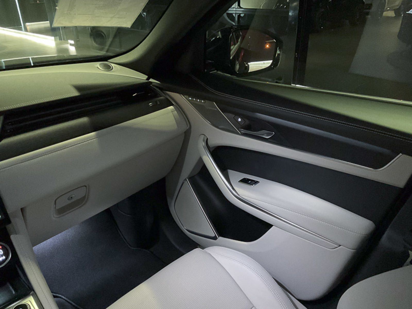 2025 Jaguar F-PACE P250 R-Dynamic S, Vancouver, Cash