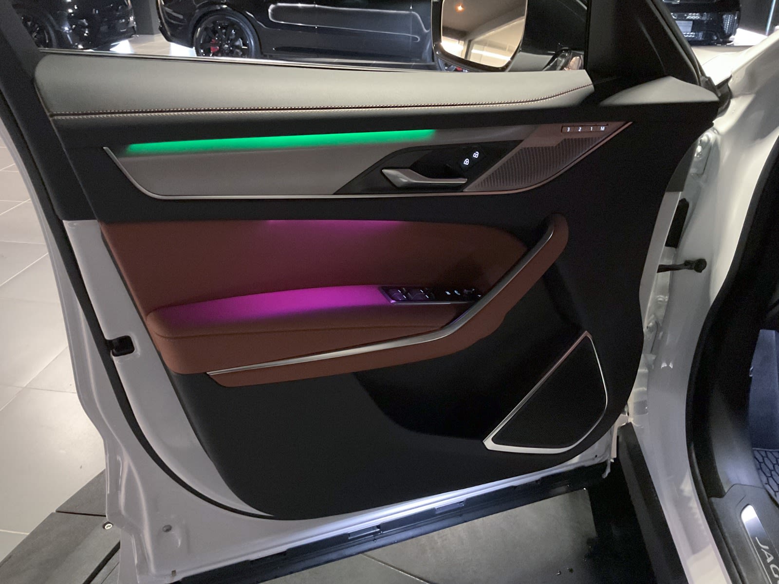 2025 Jaguar F-PACE P400 R-Dynamic S, Vancouver, Cash