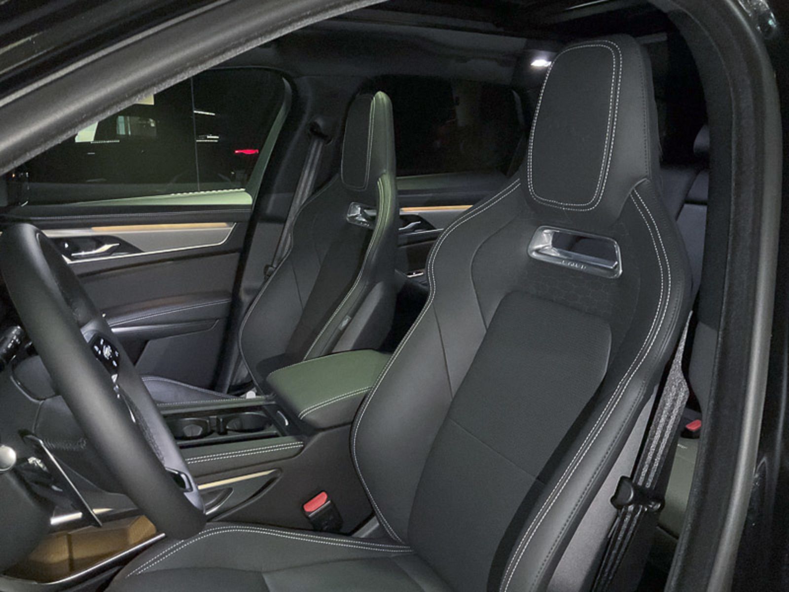 2025 Jaguar F-PACE P400 R-Dynamic S, Vancouver, Cash