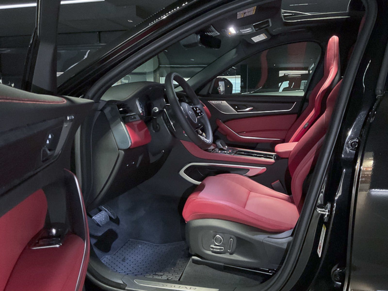 2025 Jaguar F-PACE P400 R-Dynamic S, Vancouver, Cash