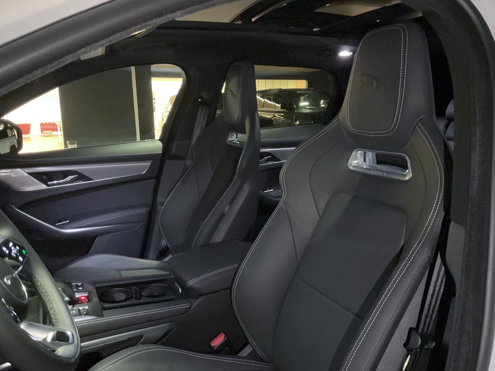 2025 Jaguar F-PACE P250 R-Dynamic S, Vancouver, Cash