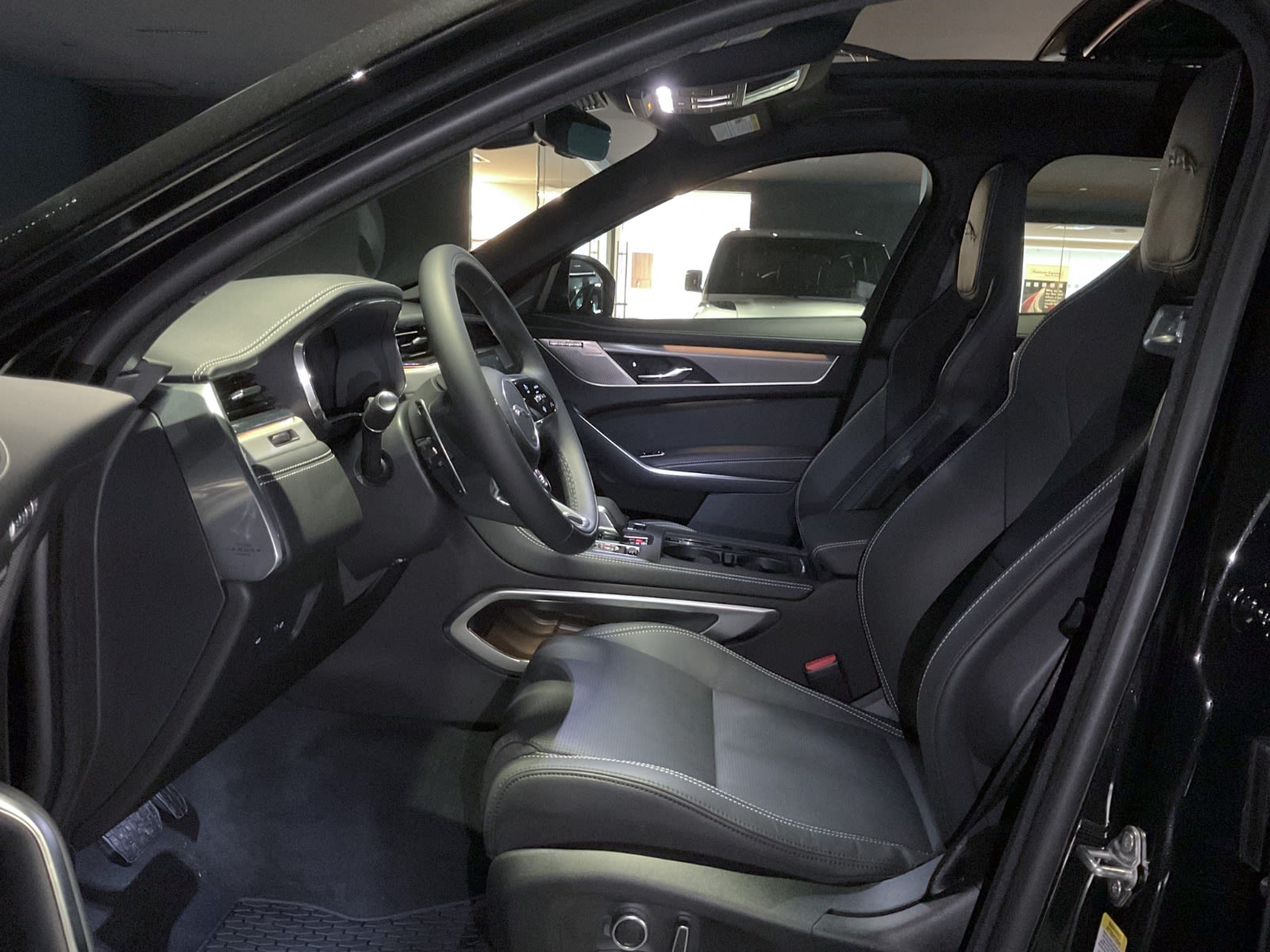 2025 Jaguar F-PACE P250 R-Dynamic S, Vancouver, Cash
