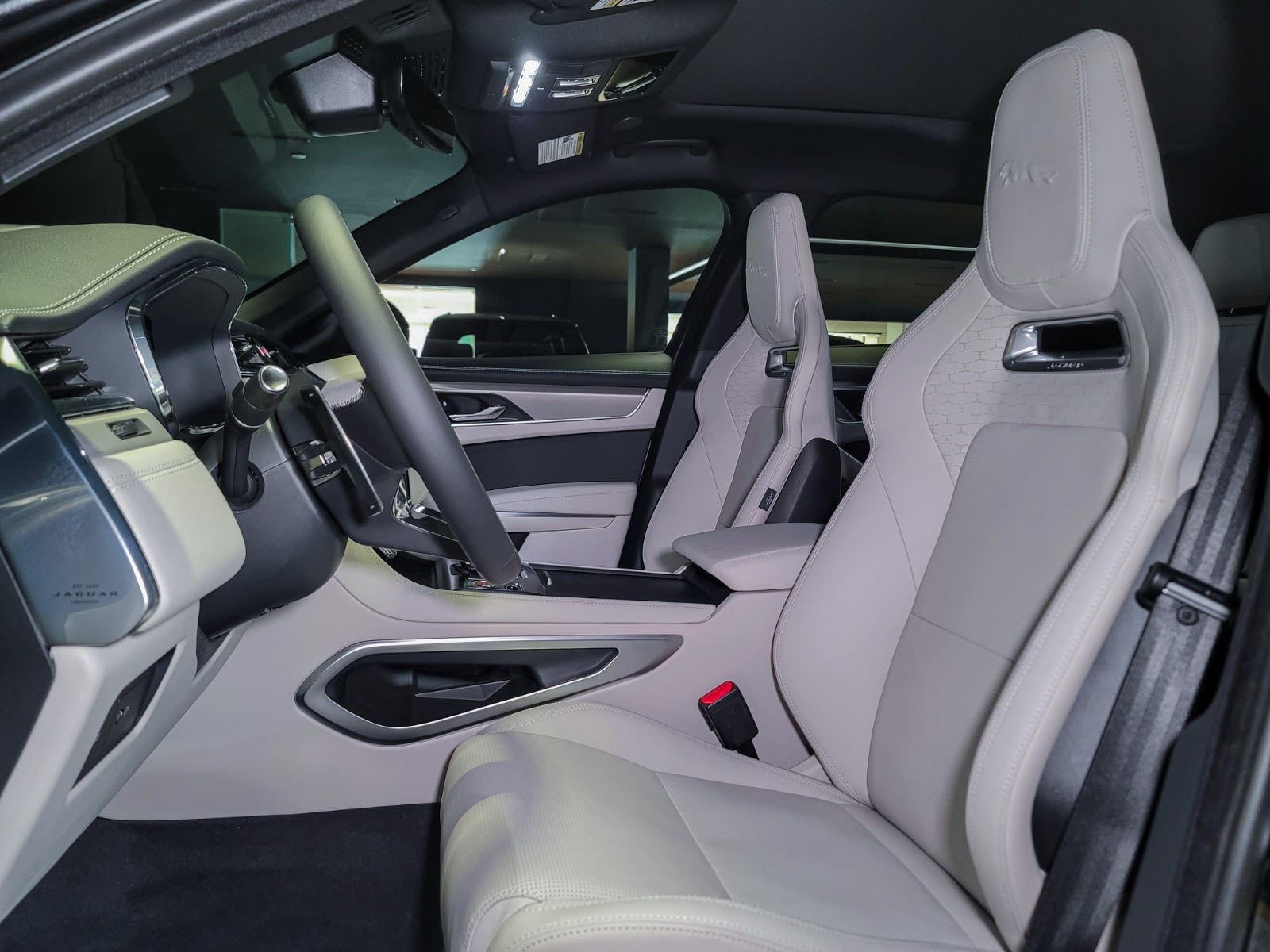 2026 Jaguar F-PACE P400 R-Dynamic S, Vancouver, Cash