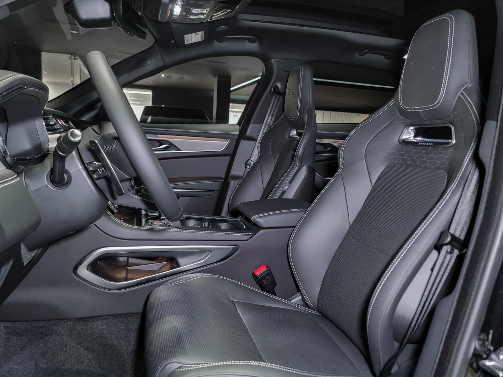 2026 Jaguar F-PACE P250 R-Dynamic S, Vancouver, Cash