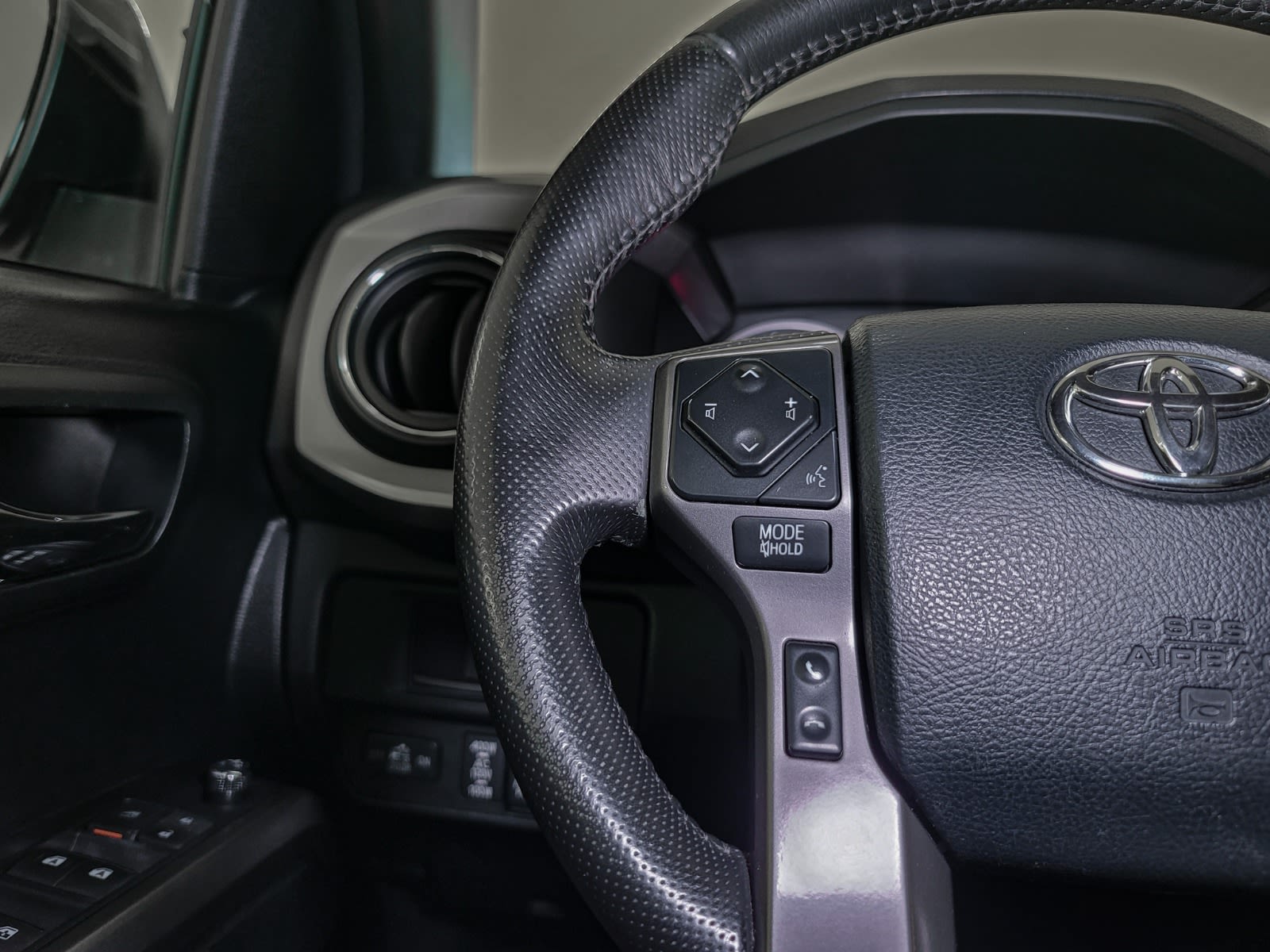 2017 Toyota Tacoma Limited, Vancouver, Cash
