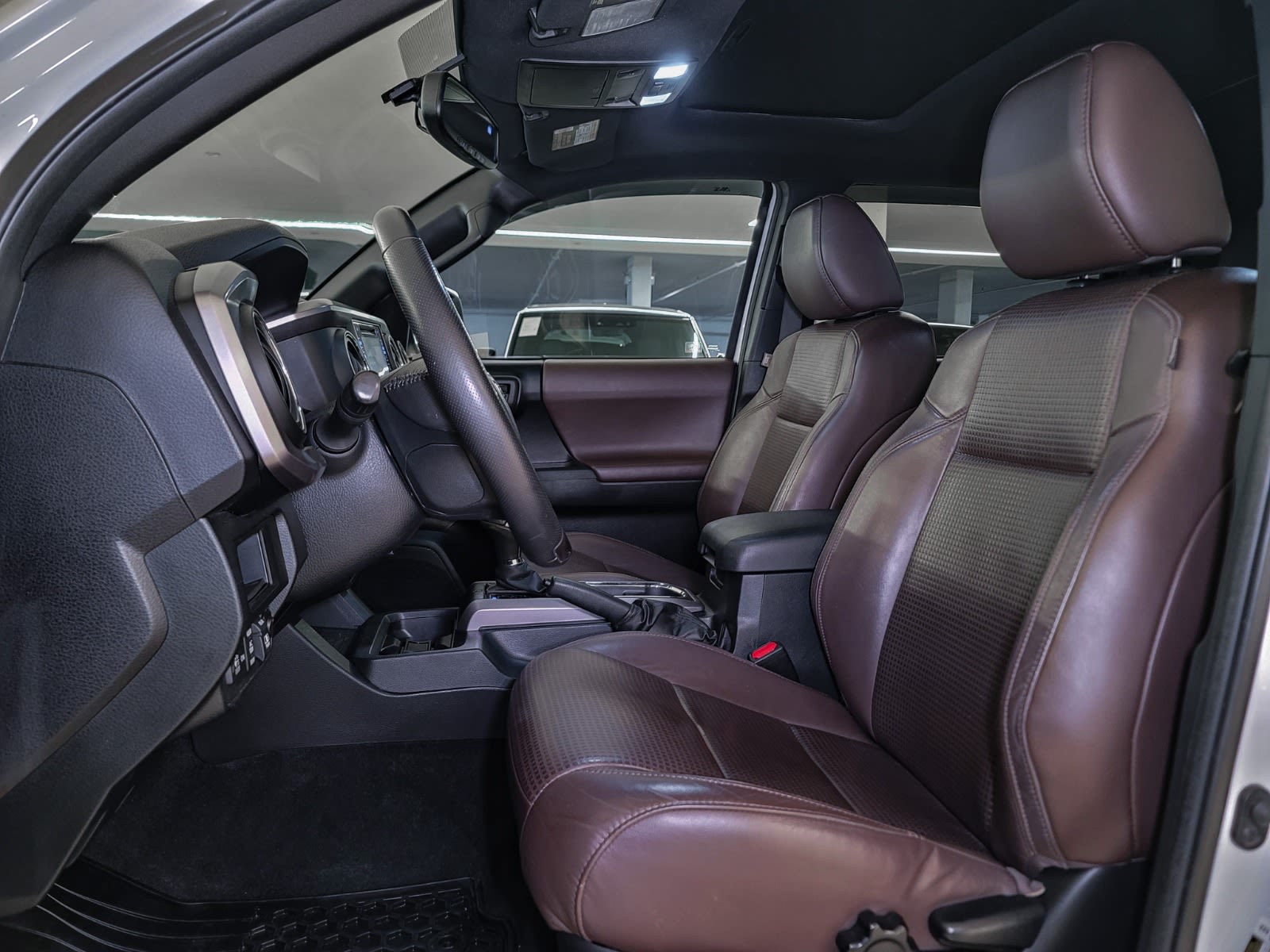 2017 Toyota Tacoma Limited, Vancouver, Cash