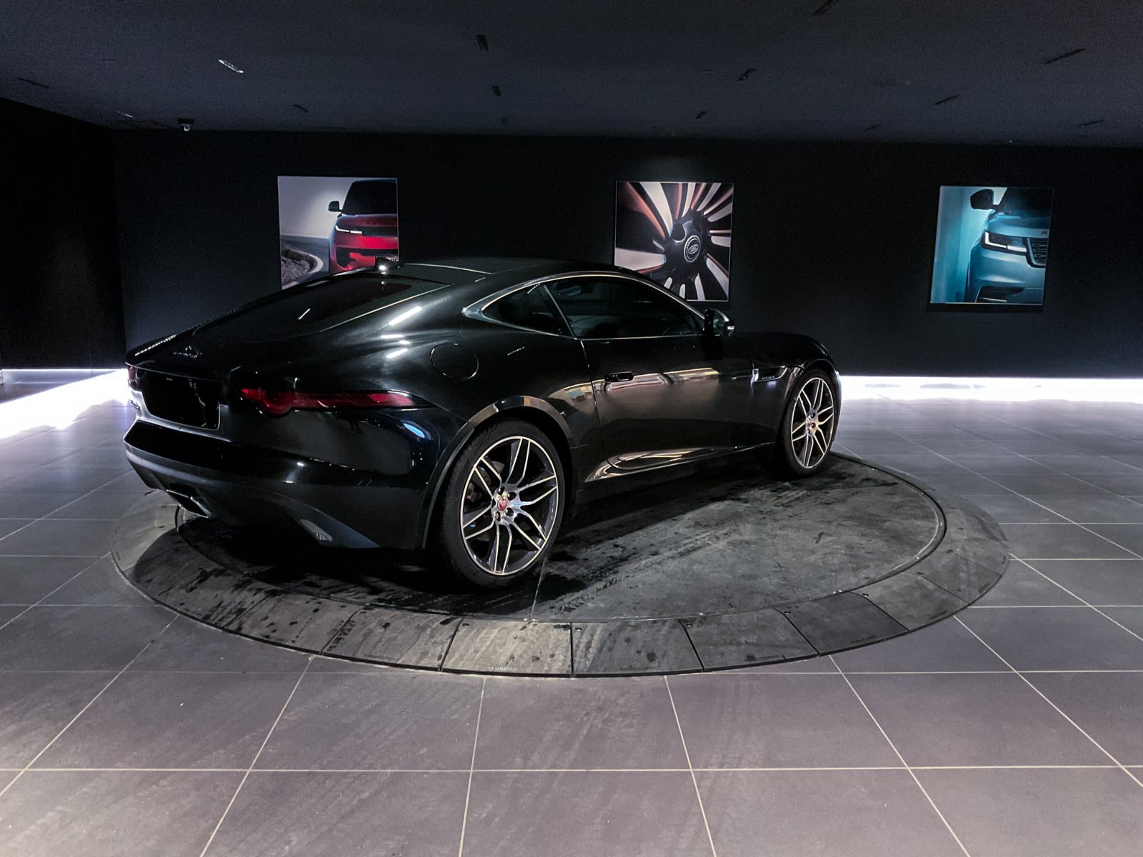 2018 Jaguar F-TYPE 296HP, Vancouver, Cash