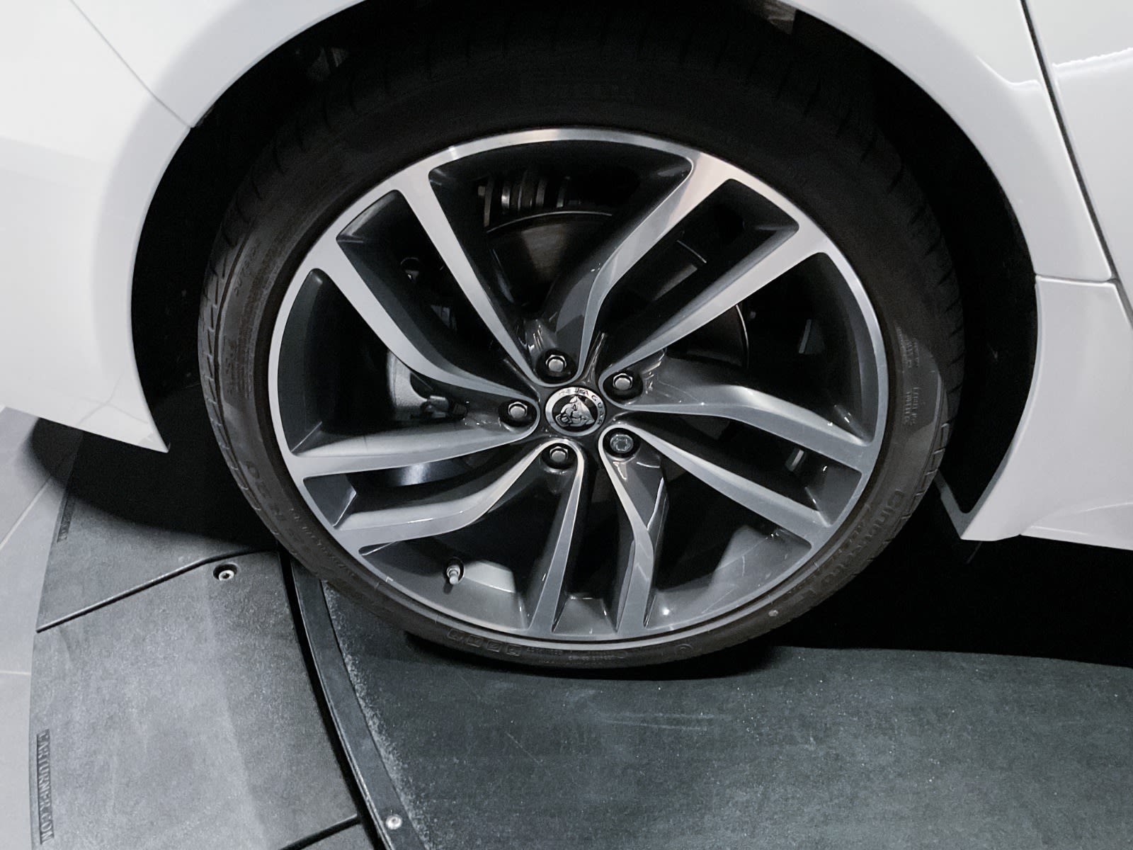 2024 Jaguar XF R-Dynamic SE, Vancouver, Cash
