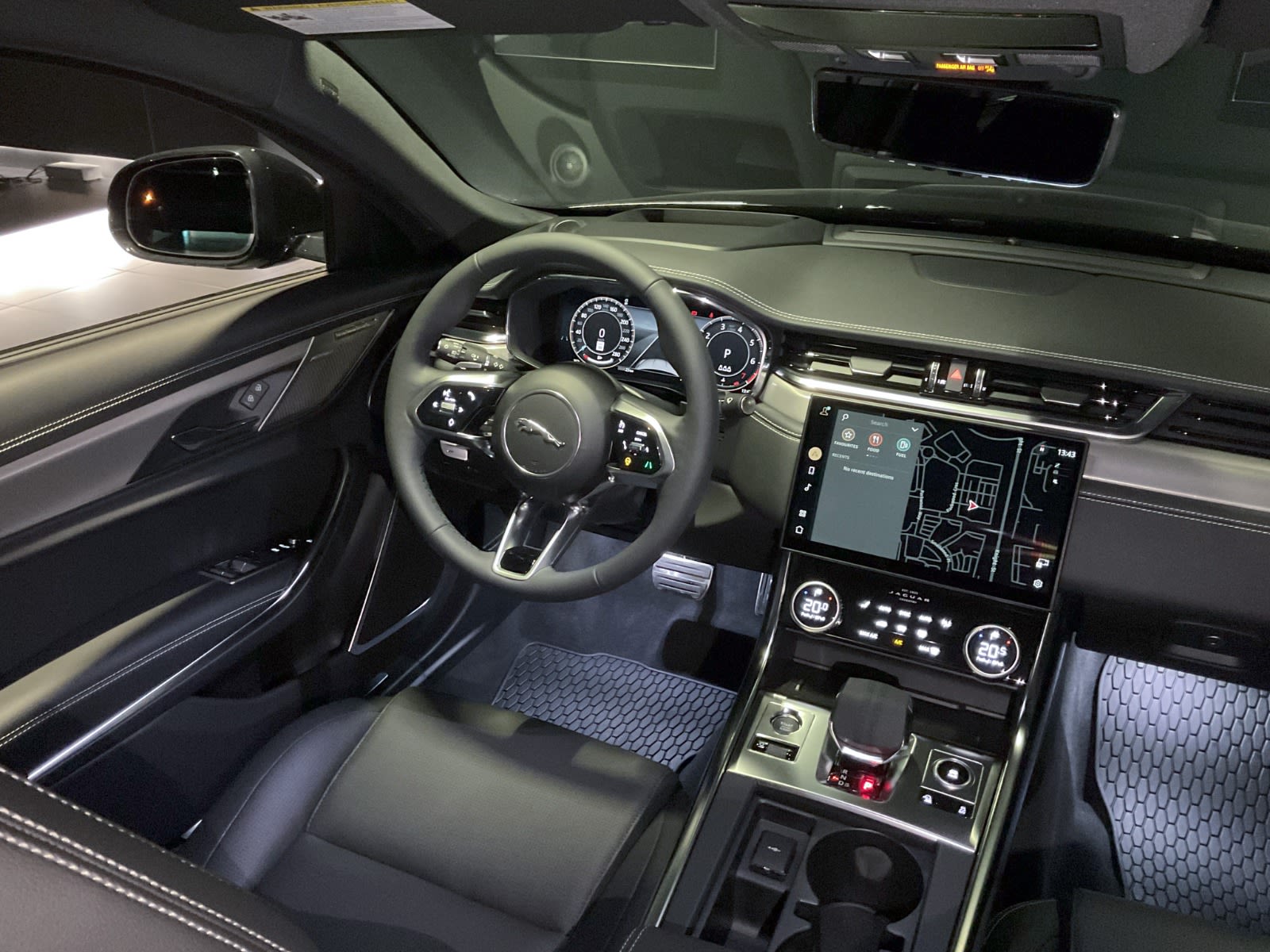 2024 Jaguar XF R-Dynamic SE, Vancouver, Cash