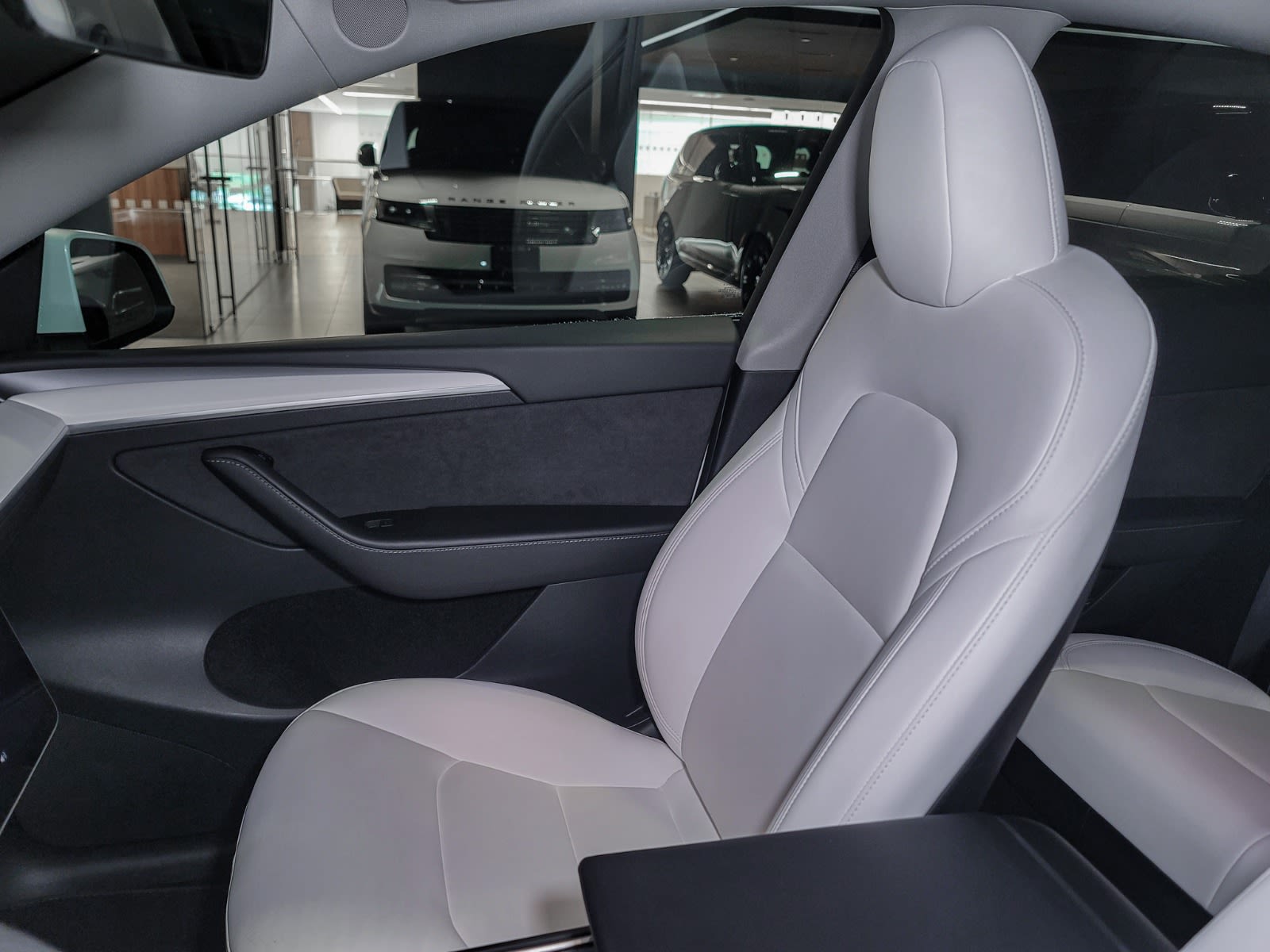 2024 Tesla Model Y Long Range, Vancouver, Cash