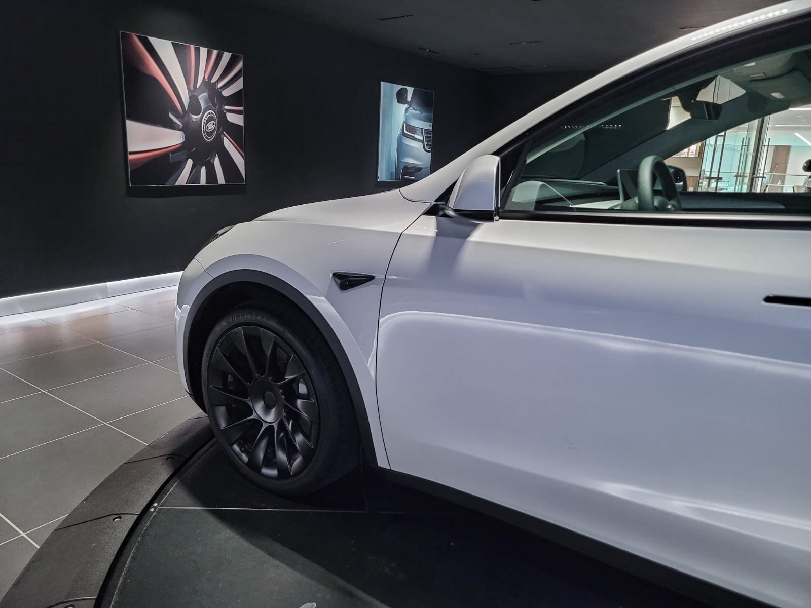 2024 Tesla Model Y Long Range, Vancouver, Cash