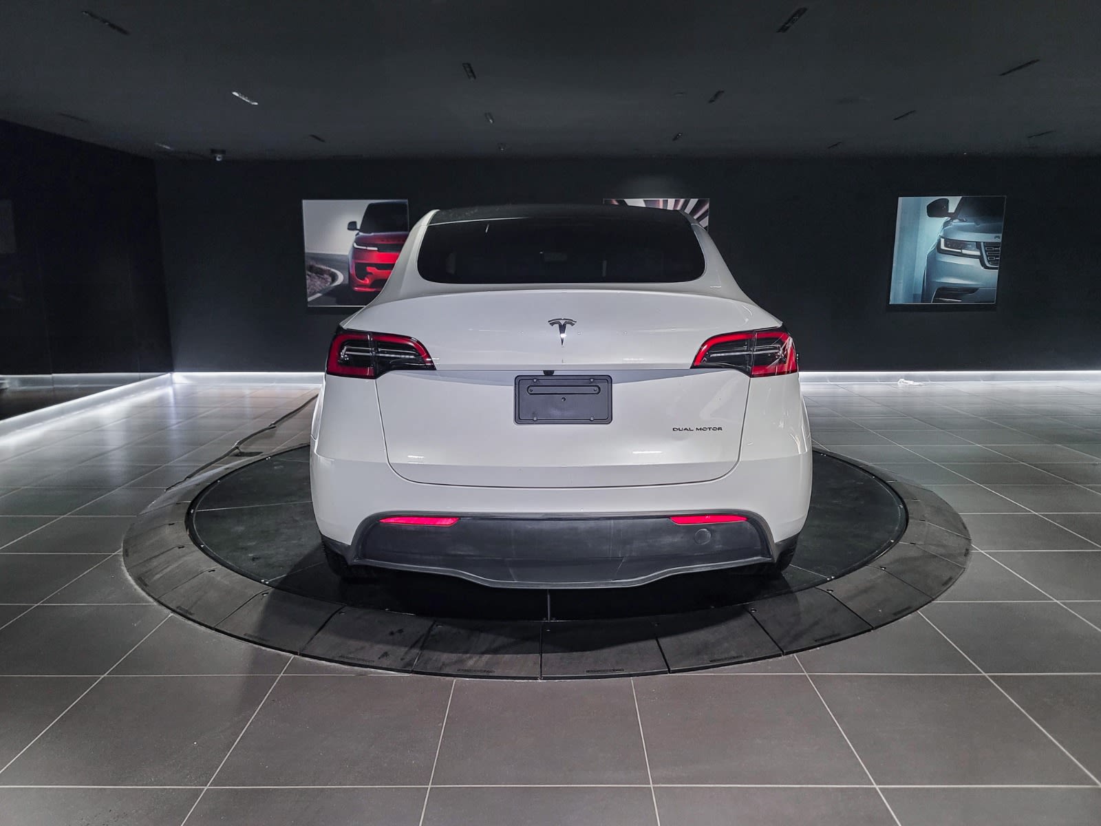 2024 Tesla Model Y Long Range, Vancouver, Cash