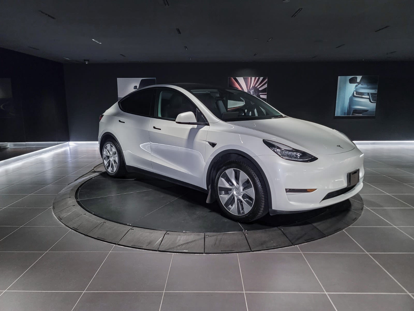 2021 Tesla Model Y Standard Range, Vancouver, Cash