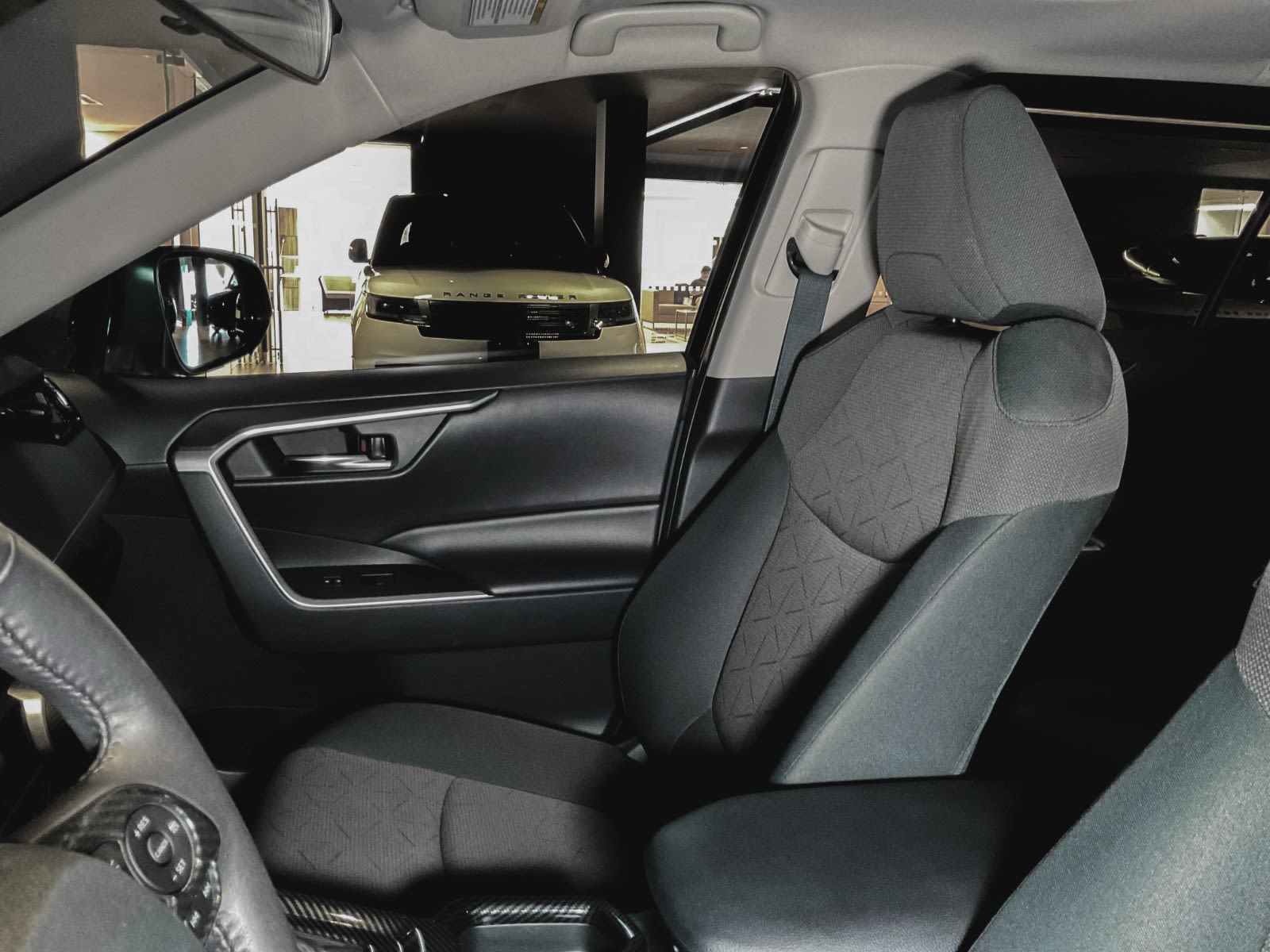 2019 Toyota RAV4 Hybrid XLE, Vancouver, Cash