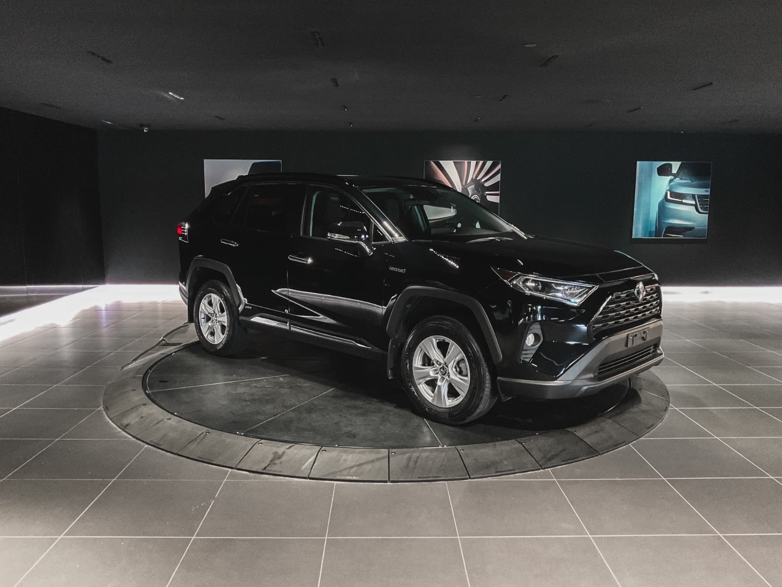 2019 Toyota RAV4 Hybrid XLE, Vancouver, Cash