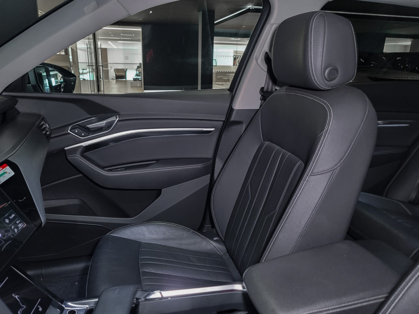 2019 Audi e-tron Progressiv, Vancouver, Cash