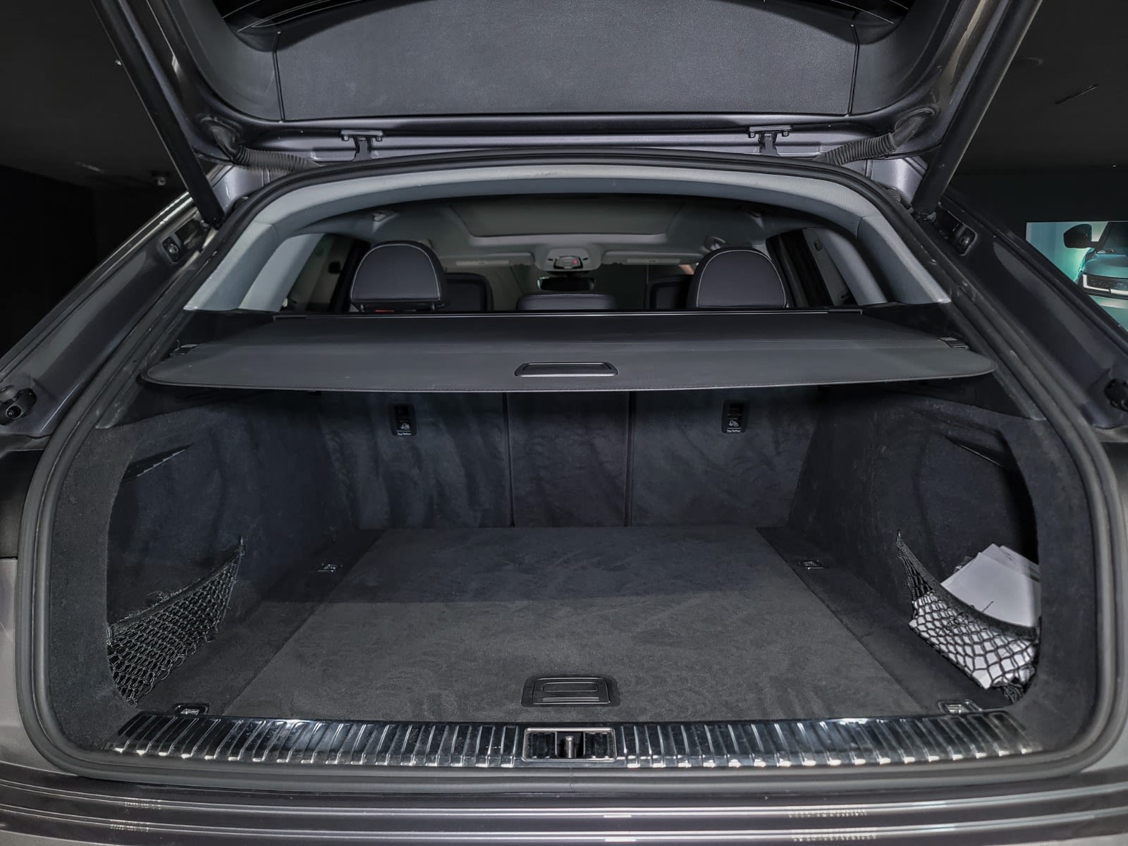 2019 Audi e-tron Progressiv, Vancouver, Cash