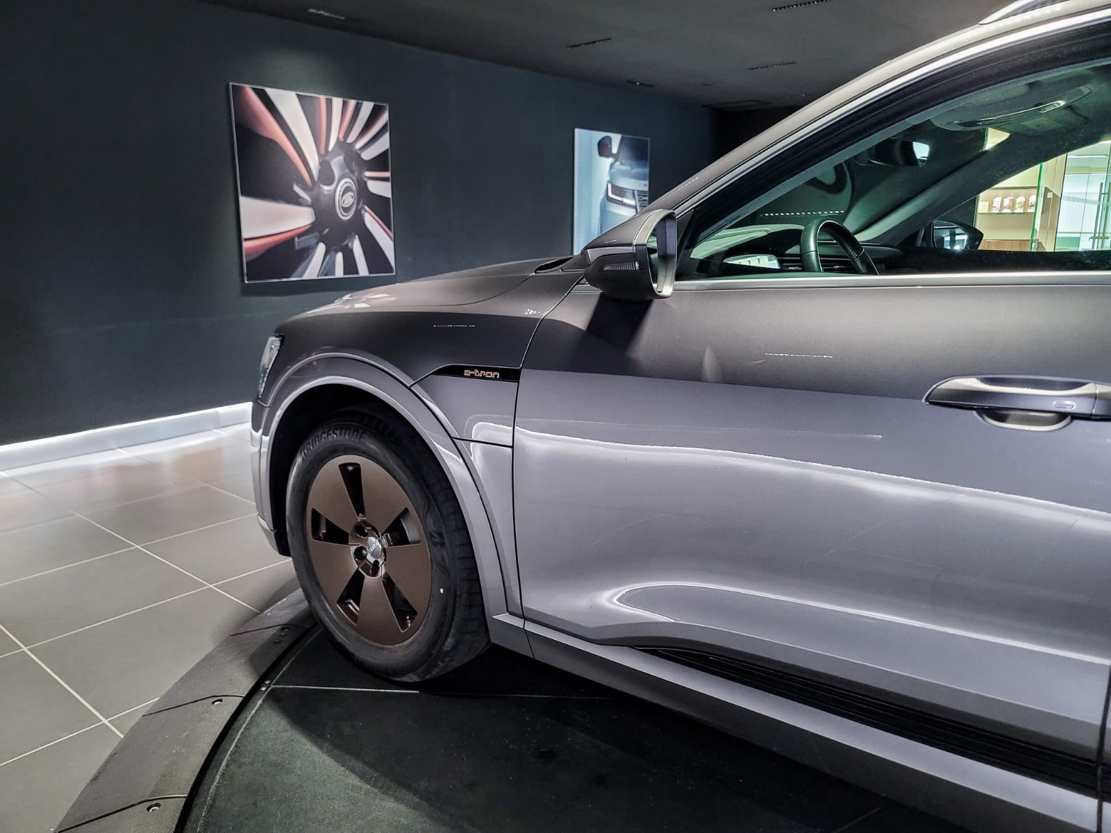 2019 Audi e-tron Progressiv, Vancouver, Cash