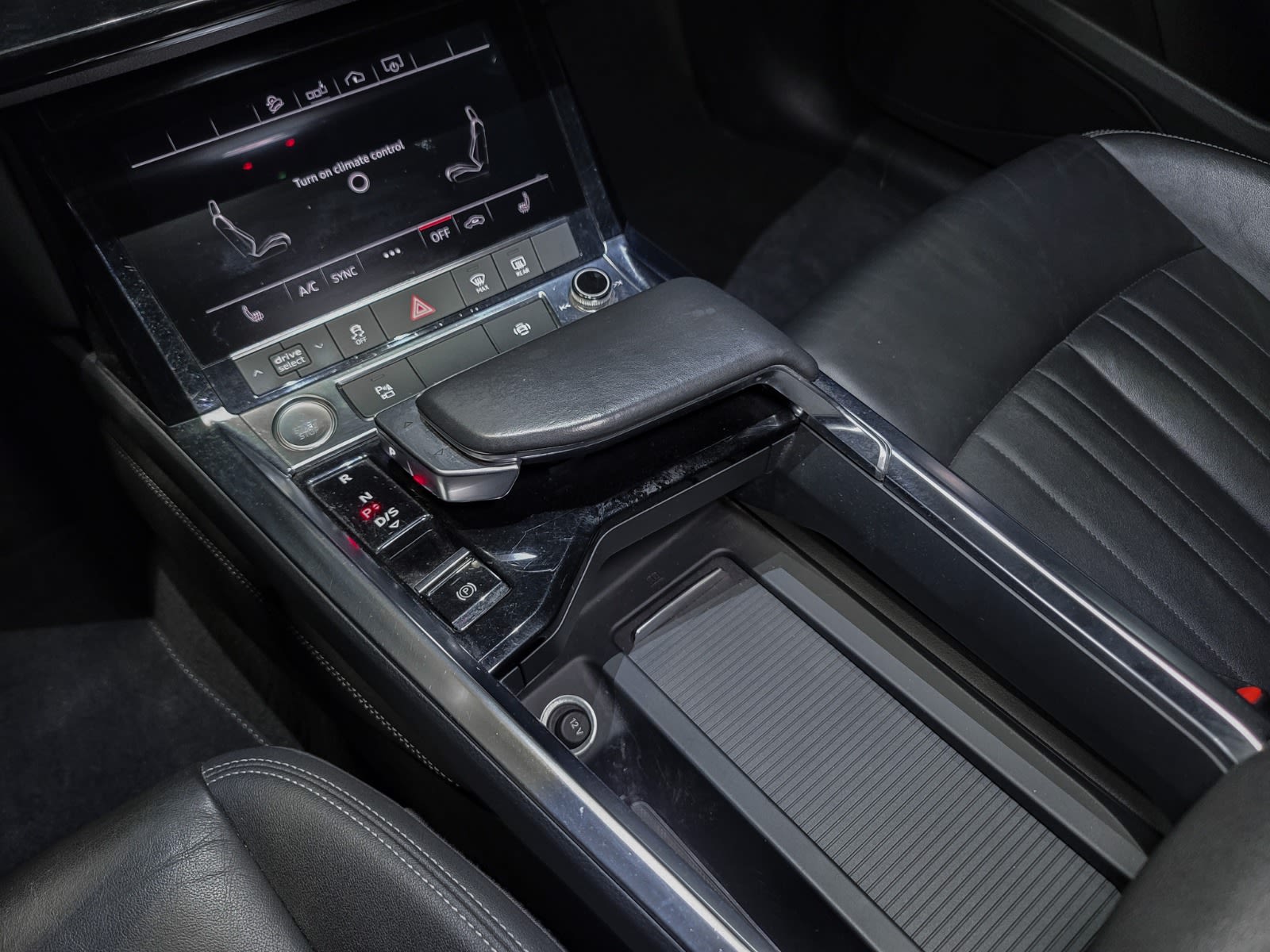 2019 Audi e-tron Progressiv, Vancouver, Cash