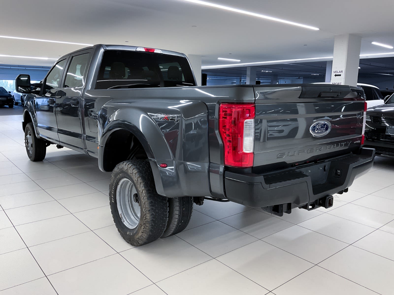 2019 Ford Super Duty F-350 DRW XL, Vancouver, Cash