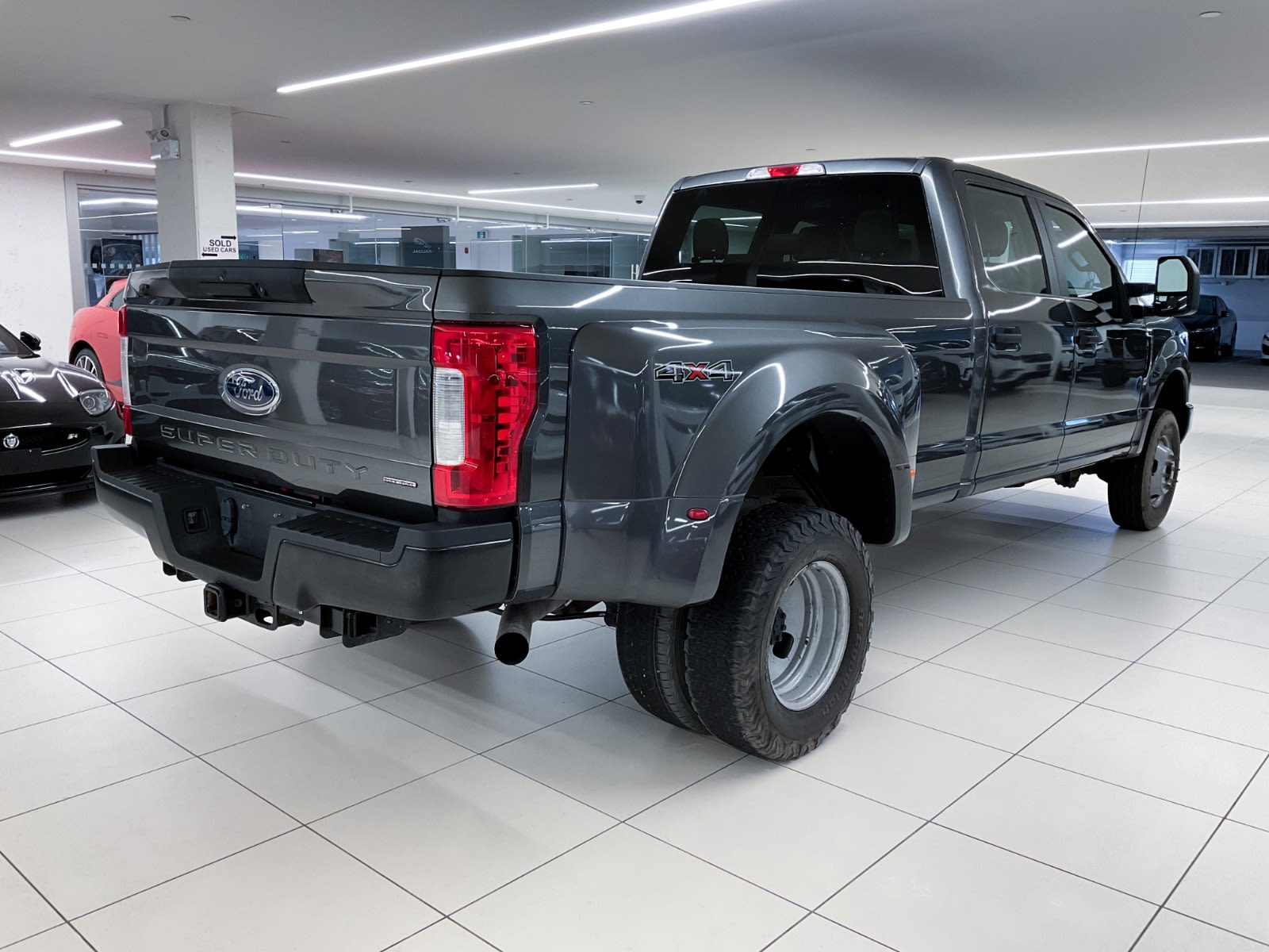 2019 Ford Super Duty F-350 DRW XL, Vancouver, Cash
