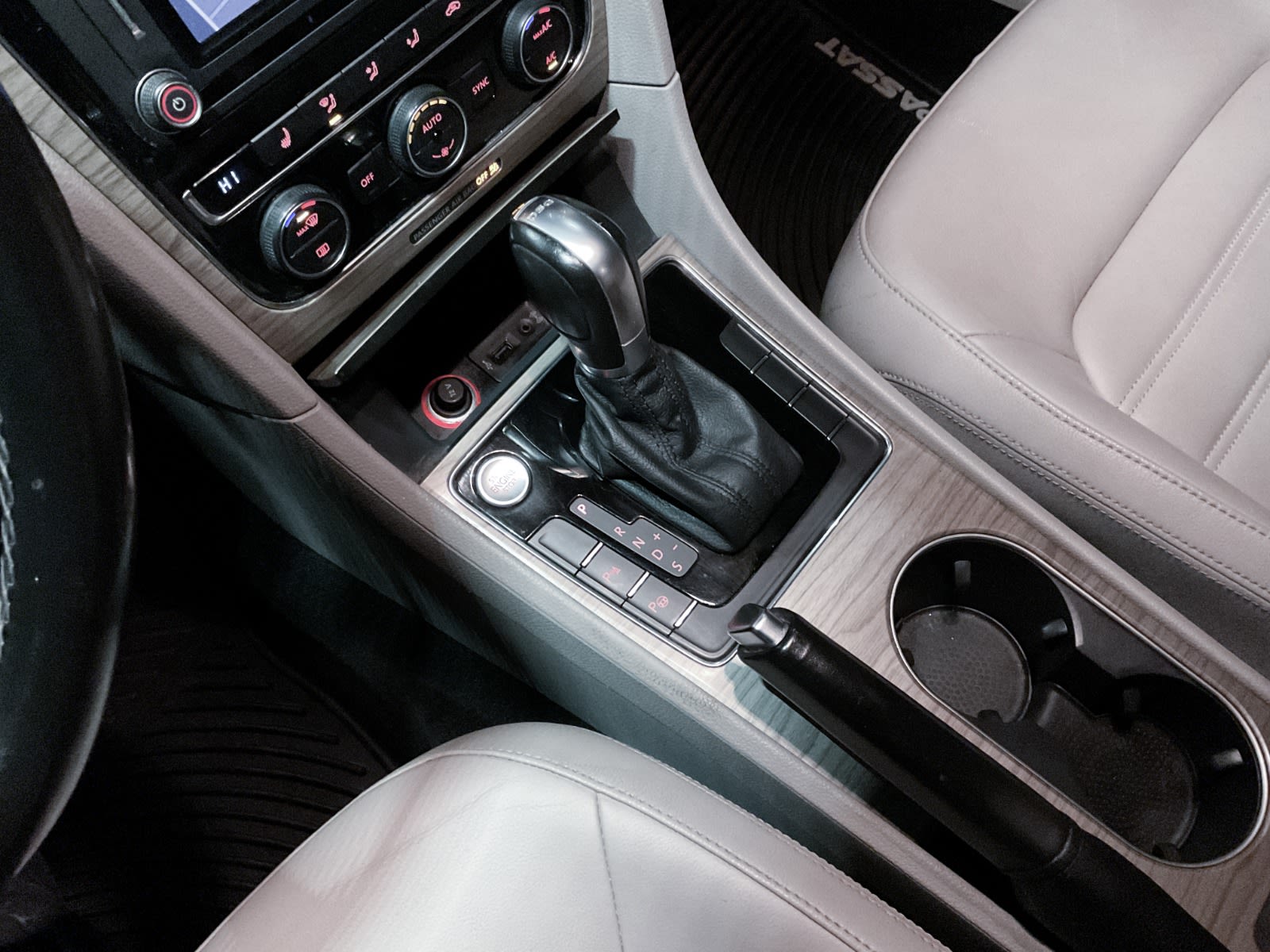 2016 Volkswagen Passat Execline, Vancouver, Cash
