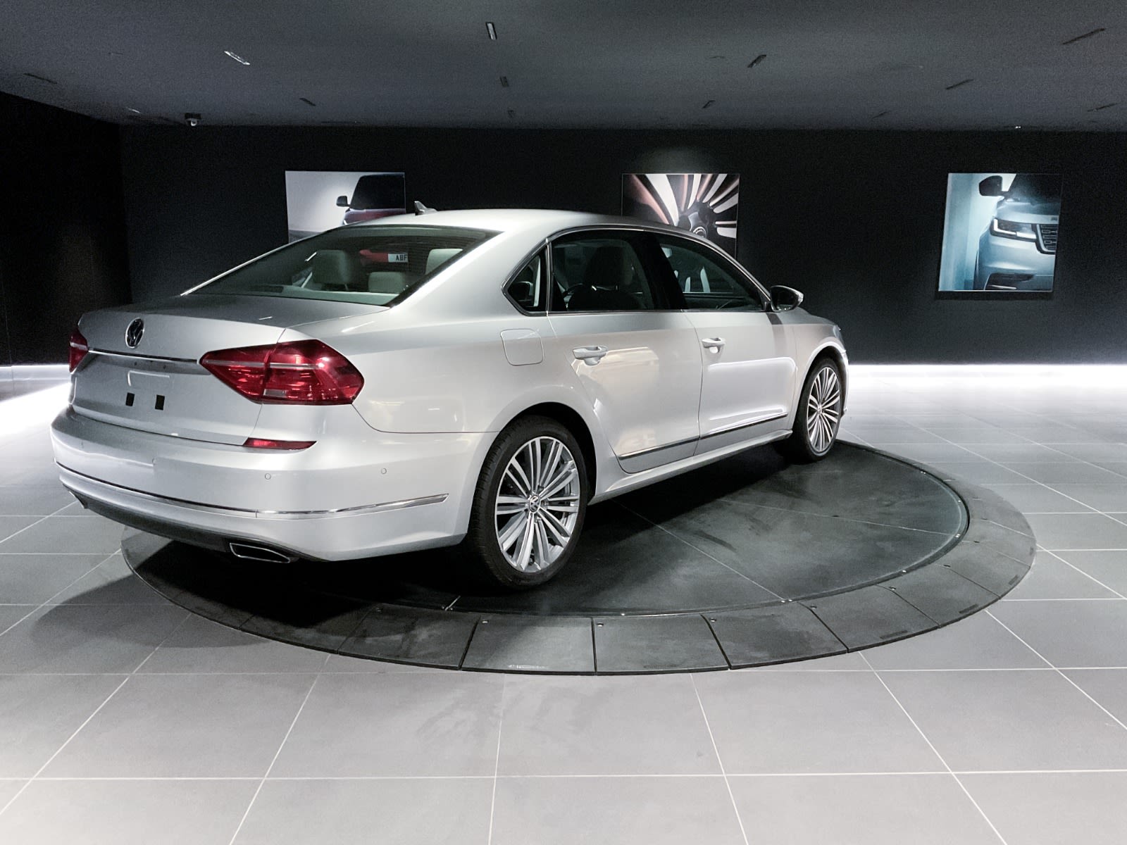 2016 Volkswagen Passat Execline, Vancouver, Cash