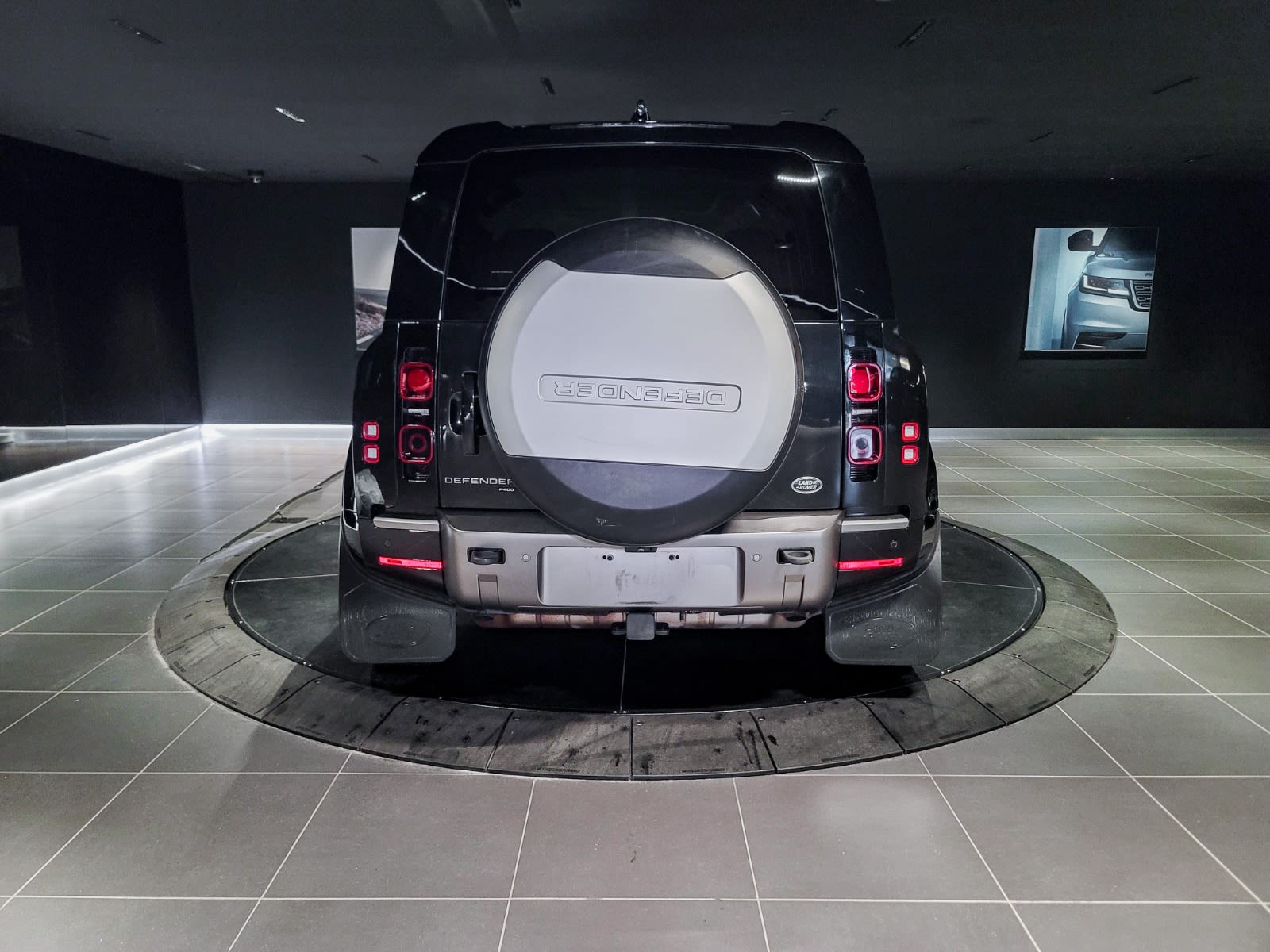 2021 Land Rover Defender X-Dynamic SE, Vancouver, Cash