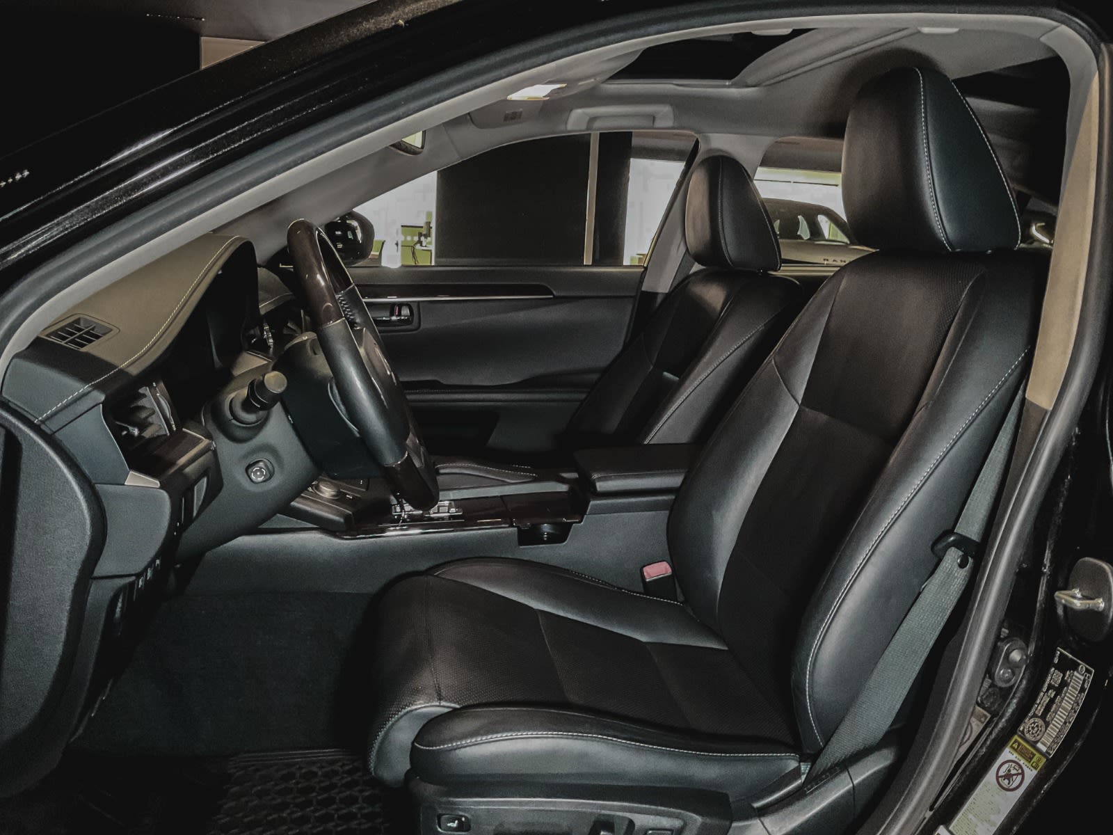 2014 Lexus ES 350 4dr Sdn, Vancouver, Cash