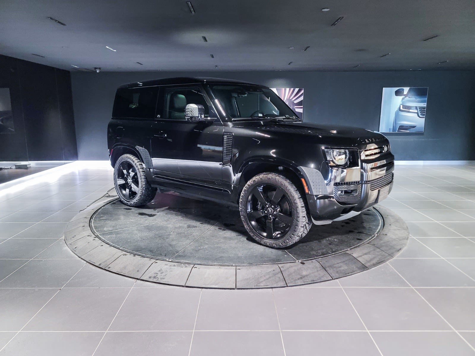 2023 Land Rover Defender V8, Vancouver, Cash