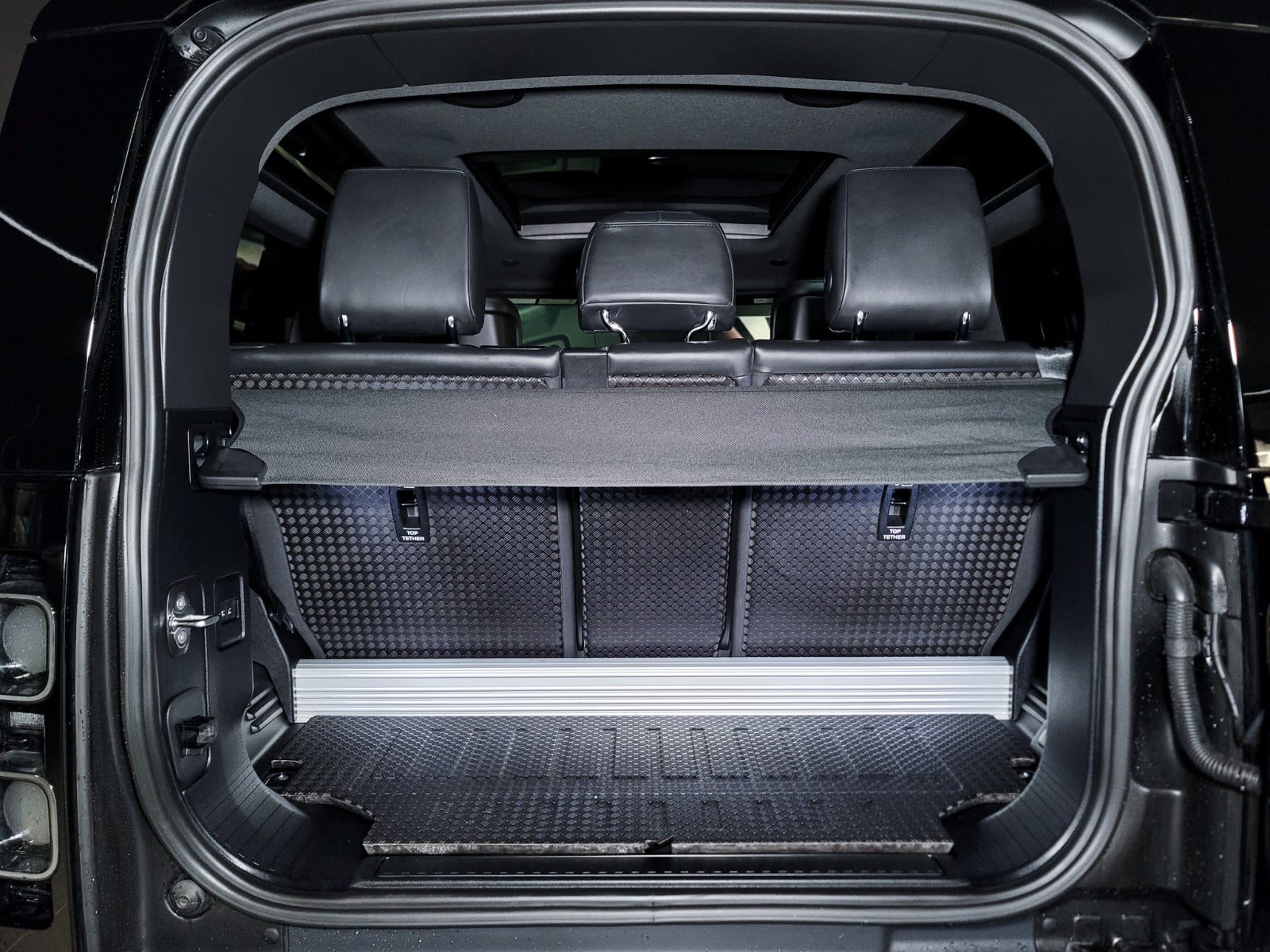 2023 Land Rover Defender V8, Vancouver, Cash