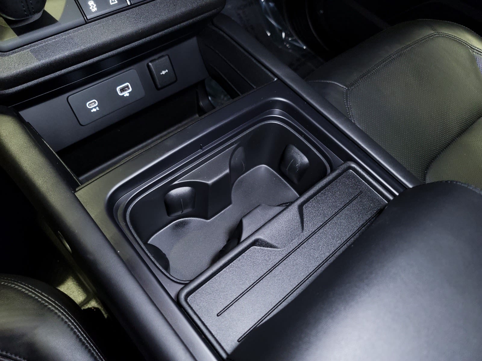 2023 Land Rover Defender V8, Vancouver, Cash
