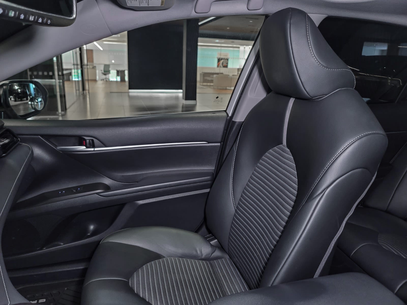 2023 Toyota Camry Hybrid SE, Vancouver, Cash