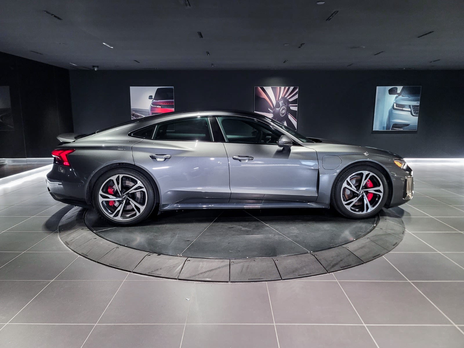 2022 Audi e-tron GT quattro, Vancouver, Cash
