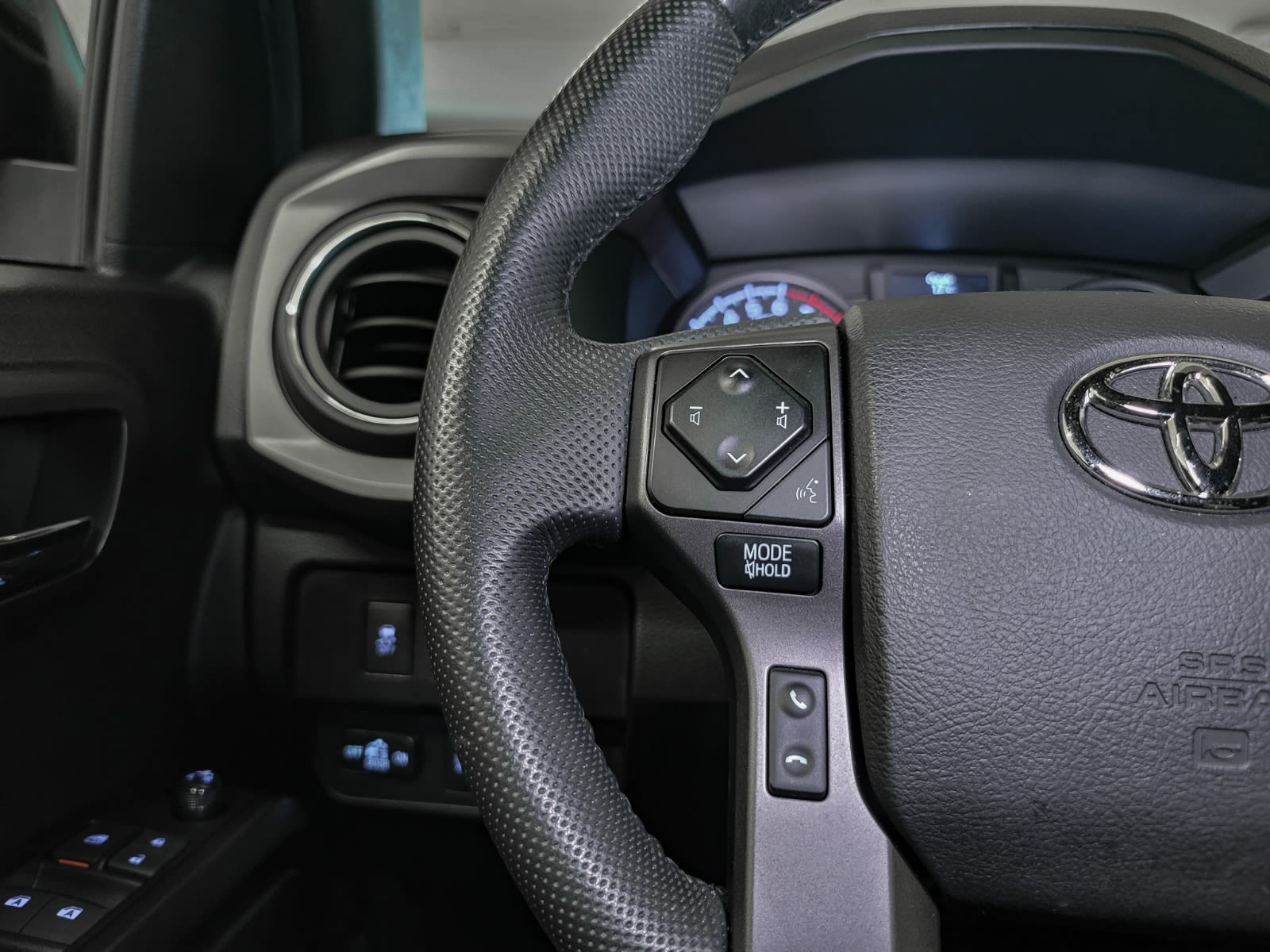 2022 Toyota Tacoma 4x4 Double Cab Auto SB, Vancouver, Cash