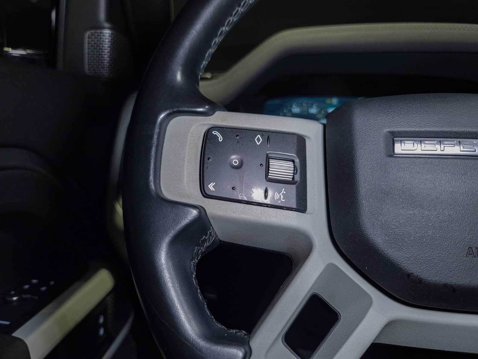 2022 Land Rover Defender SE, Vancouver, Cash