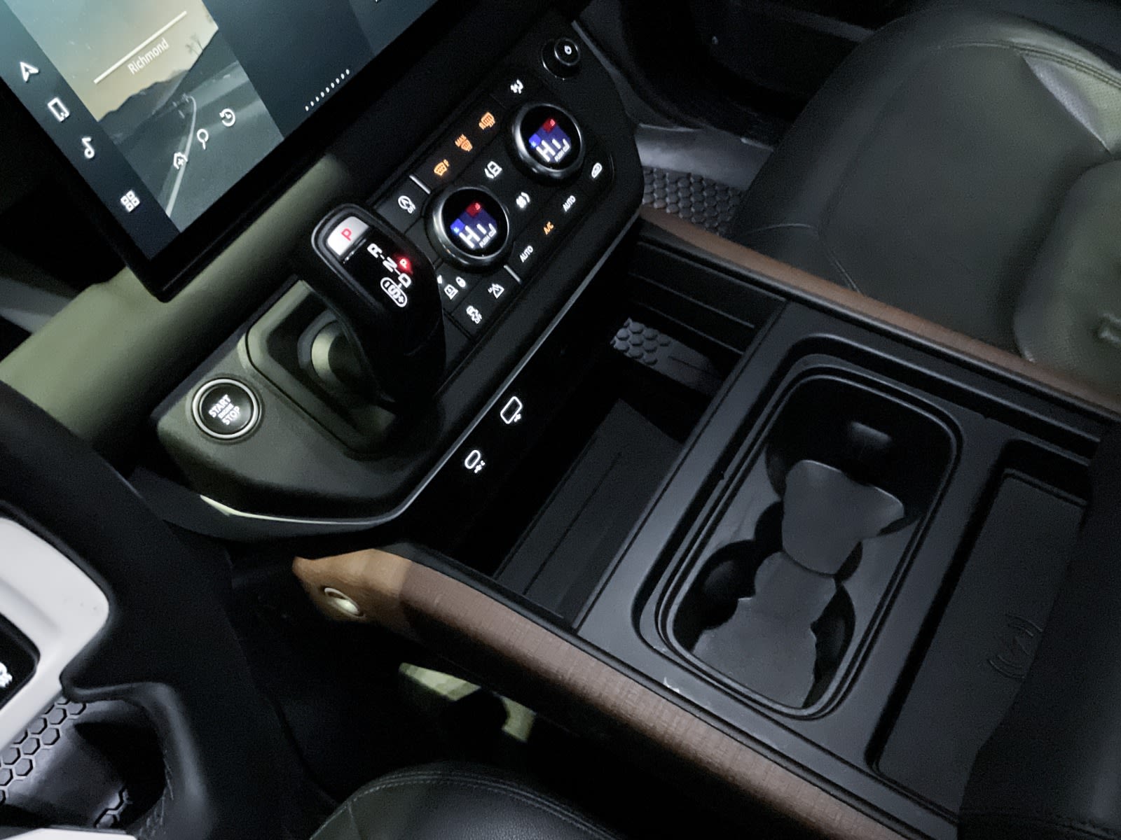 2022 Land Rover Defender S, Vancouver, Cash