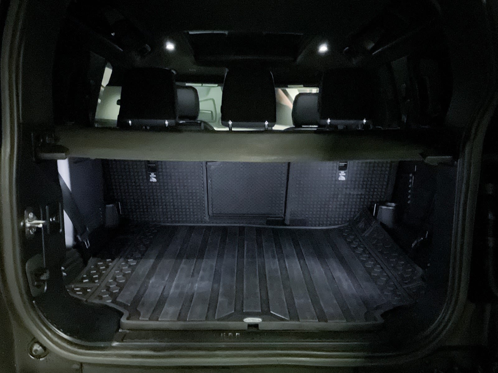 2022 Land Rover Defender S, Vancouver, Cash