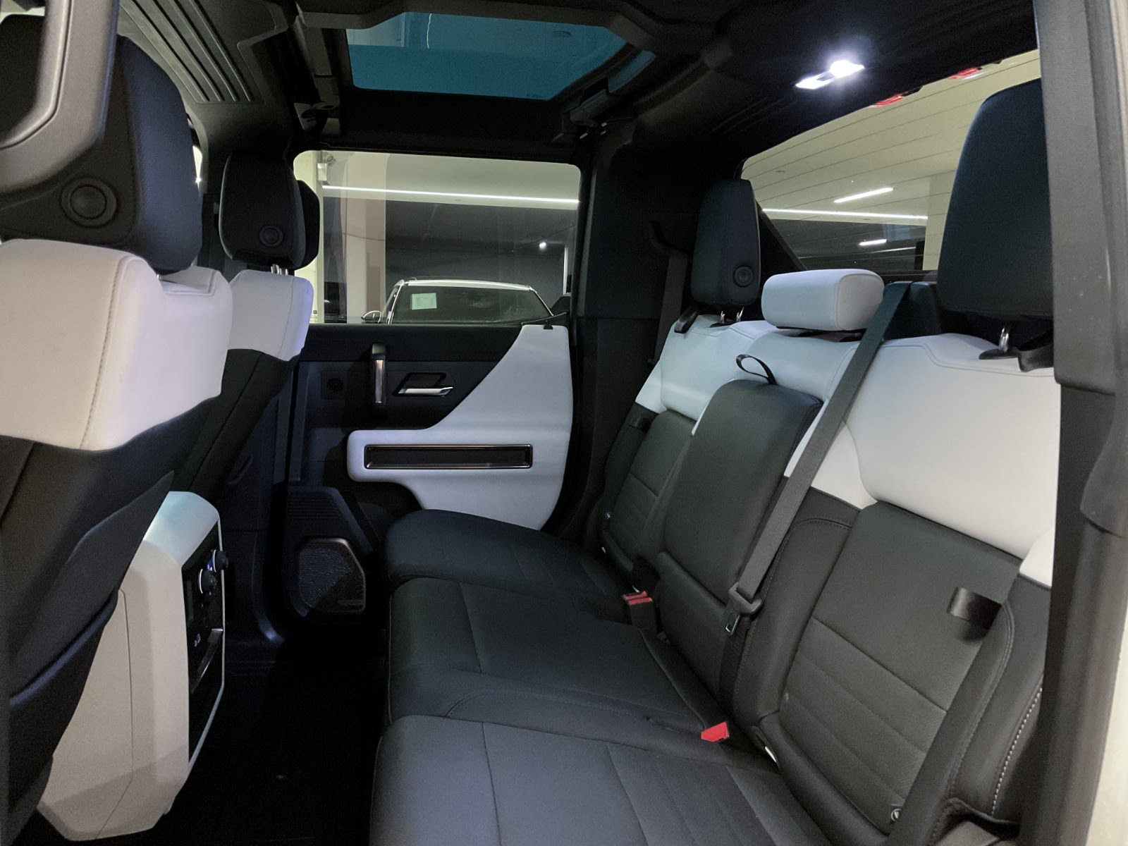 2023 GMC HUMMER EV Pickup e4WD Crew Cab, Vancouver, Cash