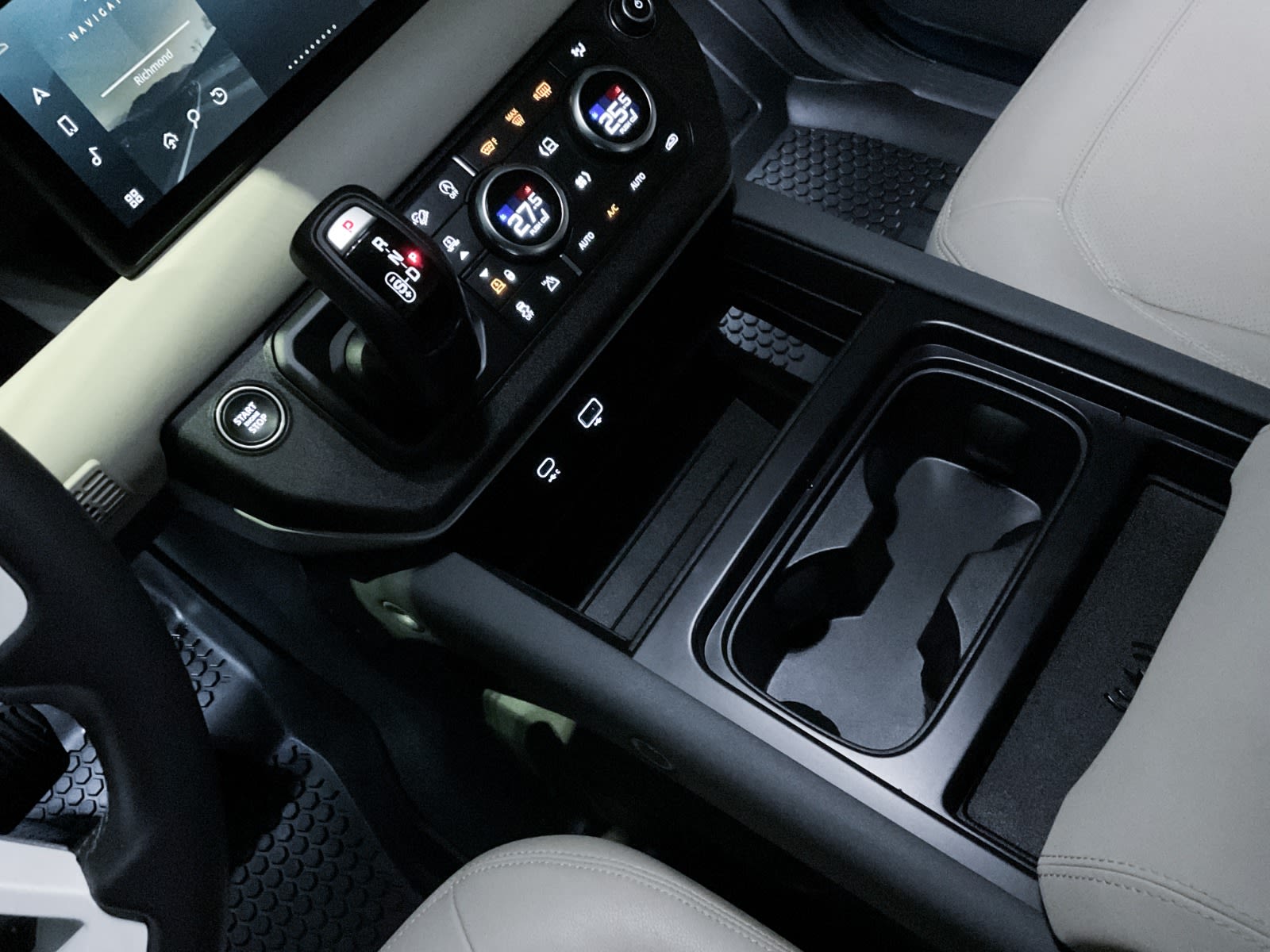 2023 Land Rover Defender S, Vancouver, Cash